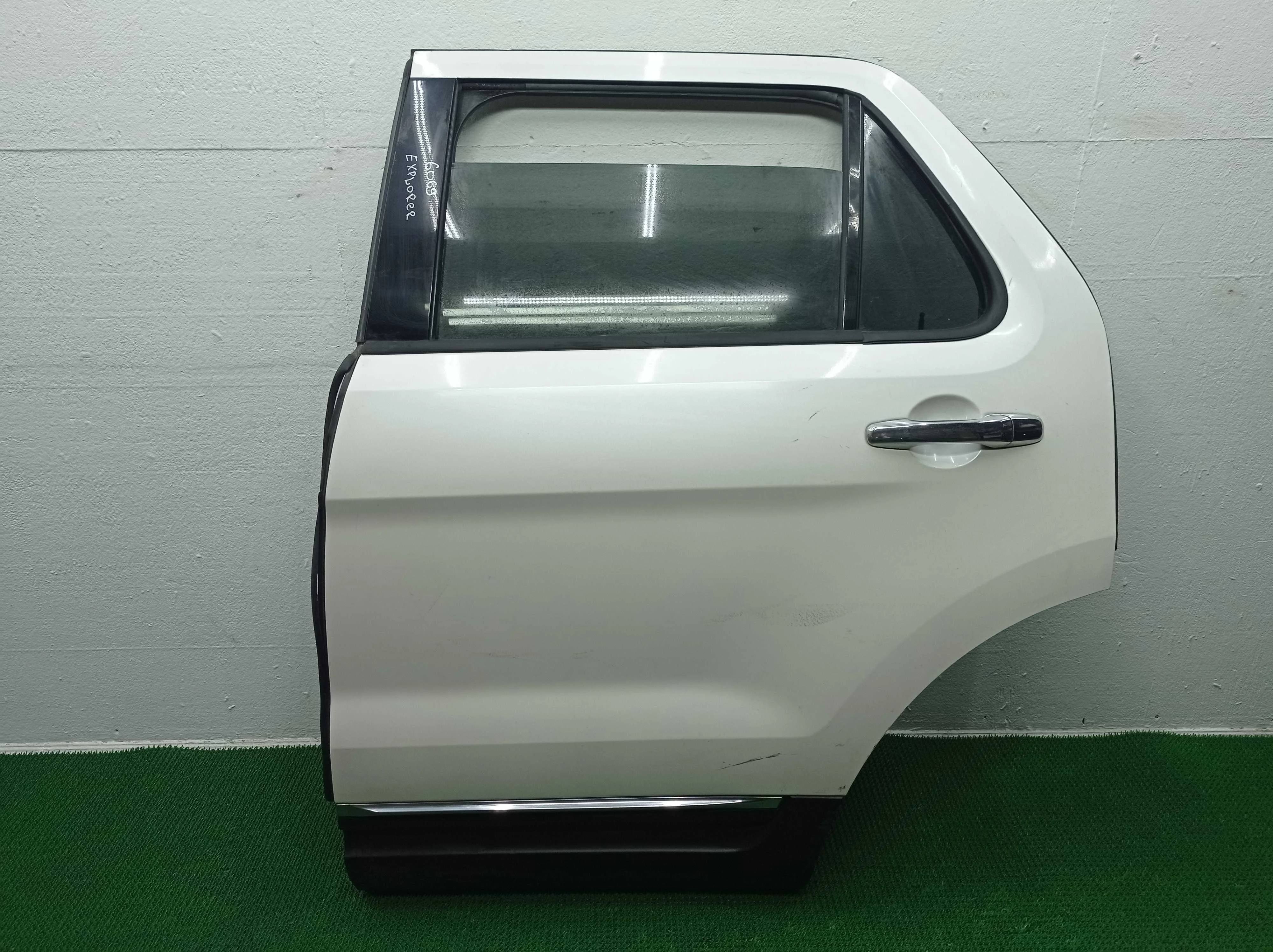 Дверь задняя левая Ford Explorer