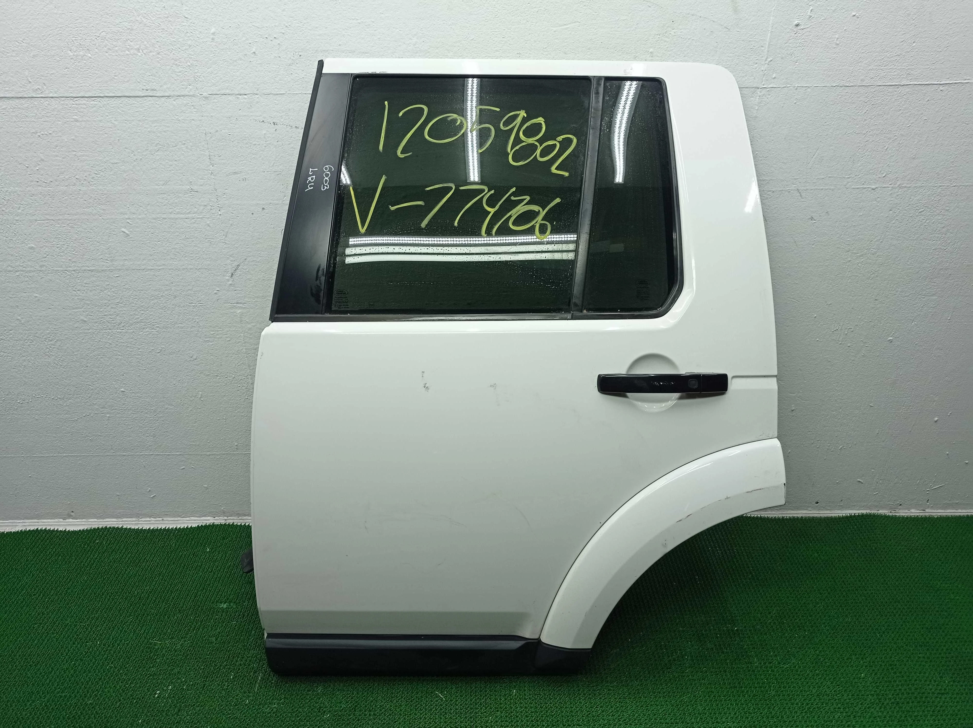 Дверь задняя левая Land Rover Discovery IV