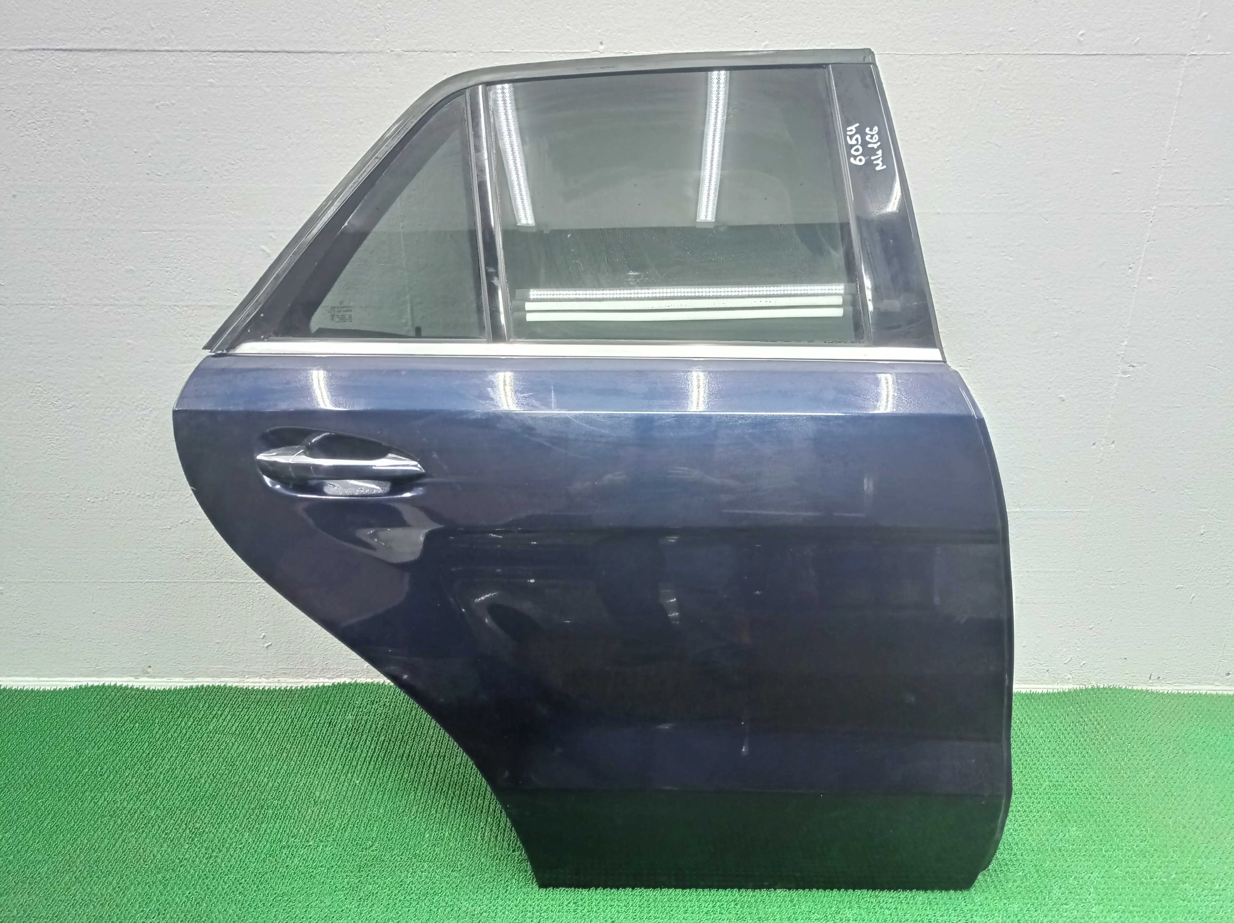 Дверь задняя правая Mercedes-Benz M-Class