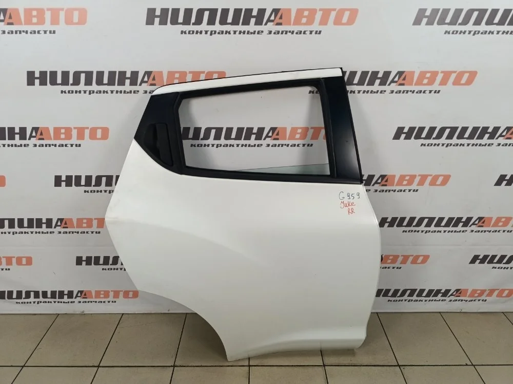 Дверь задняя правая Nissan Juke