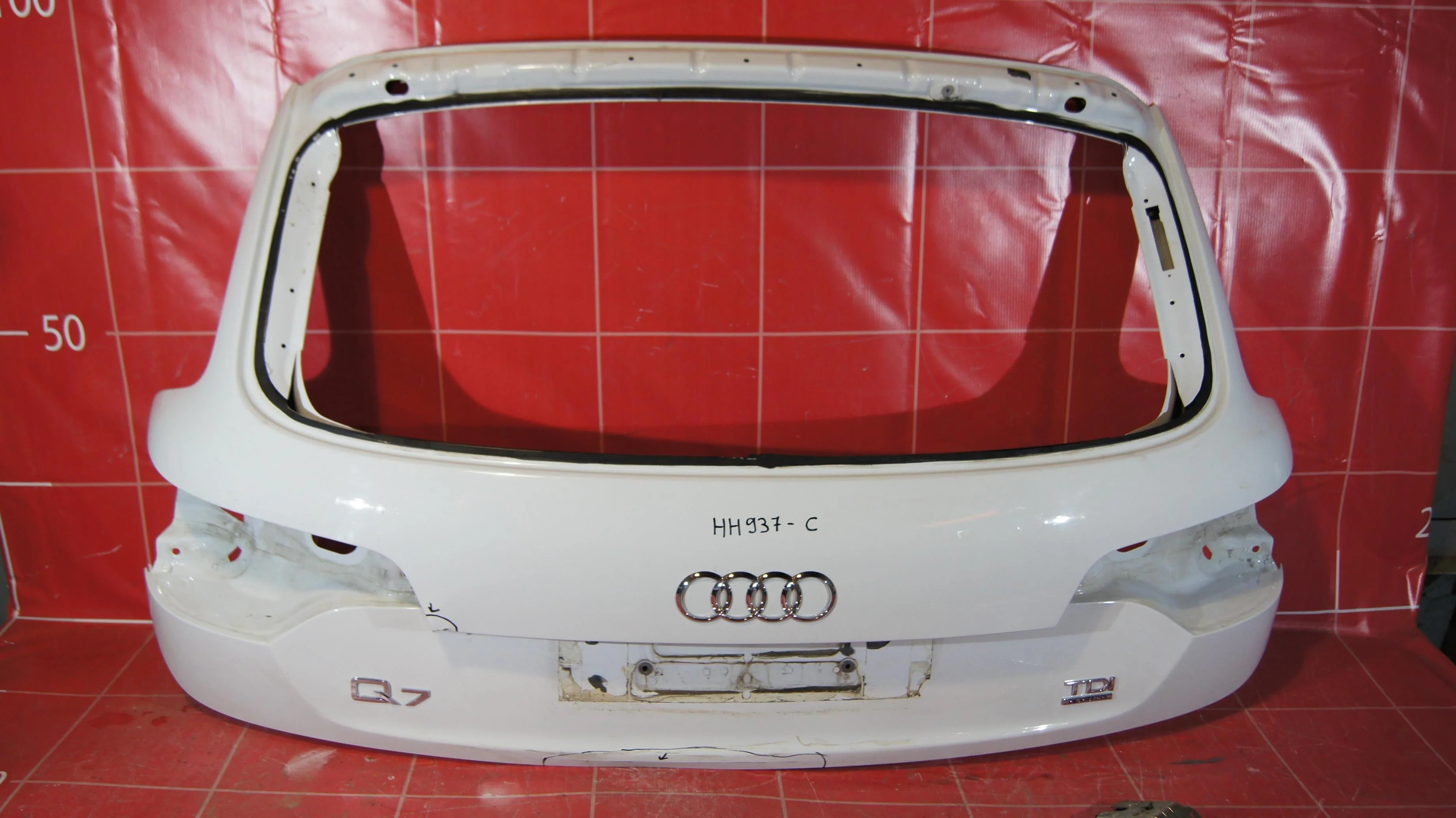 Крышка багажника Audi Q7
