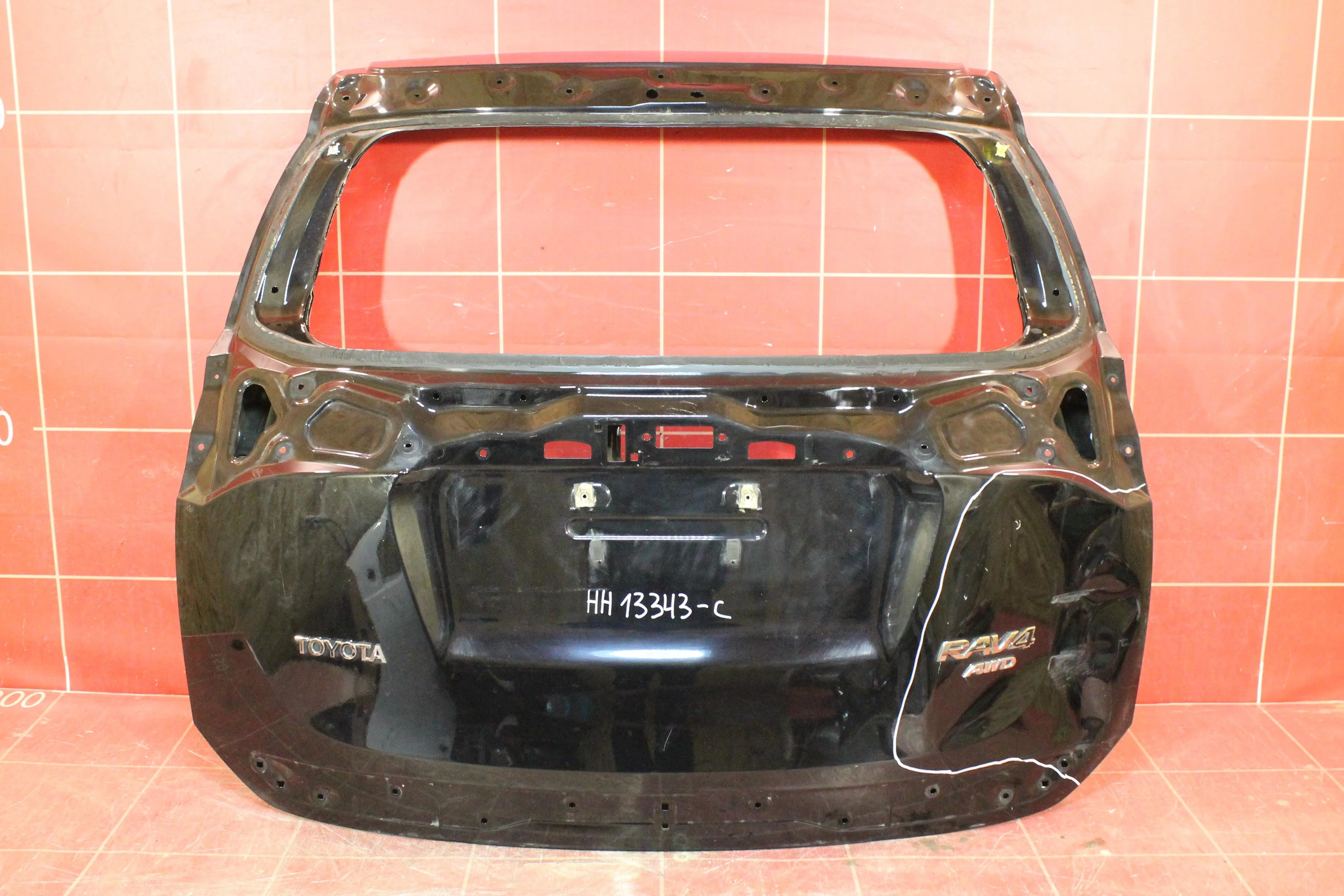 Крышка багажника Toyota RAV4