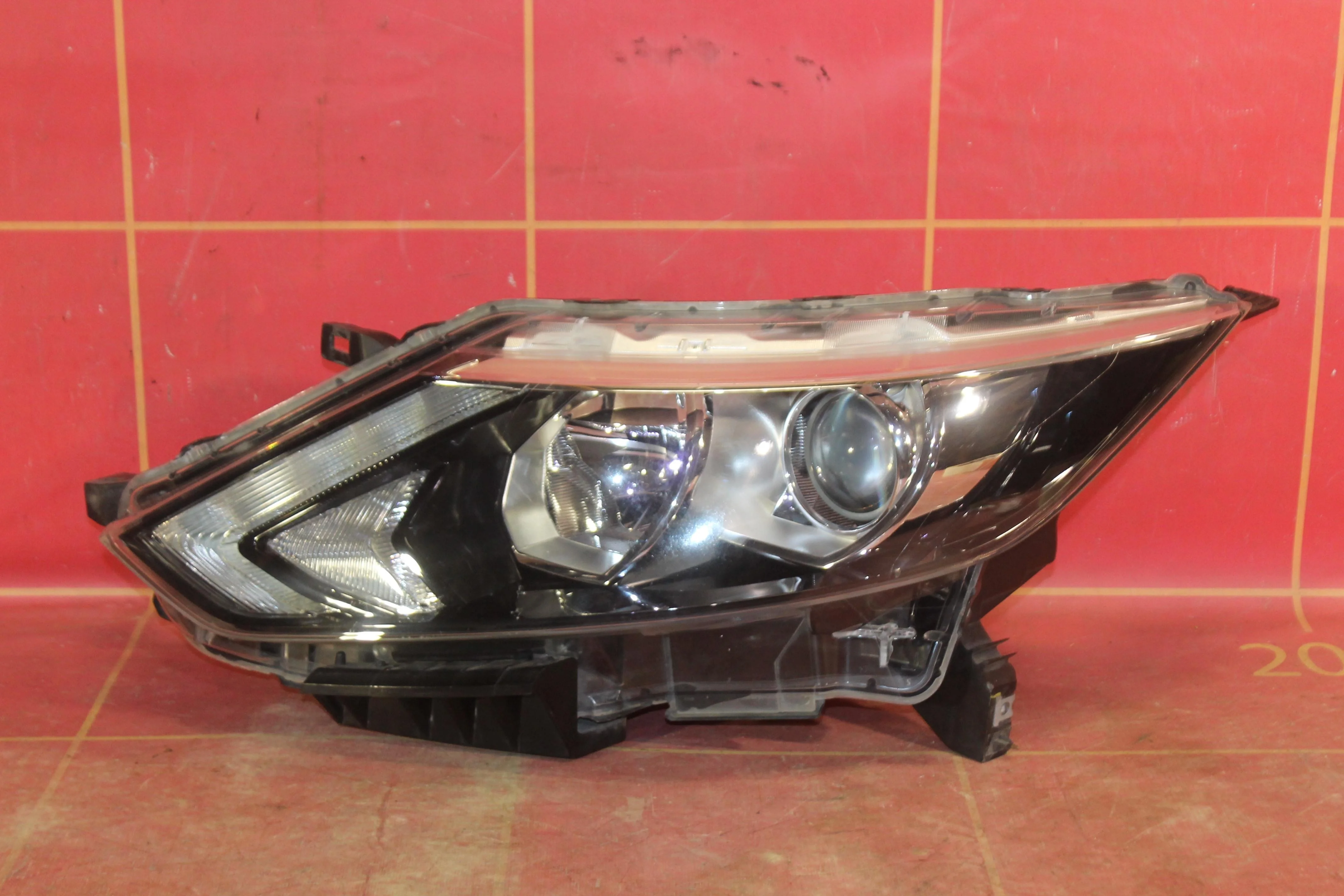 Фара левая Nissan Qashqai
