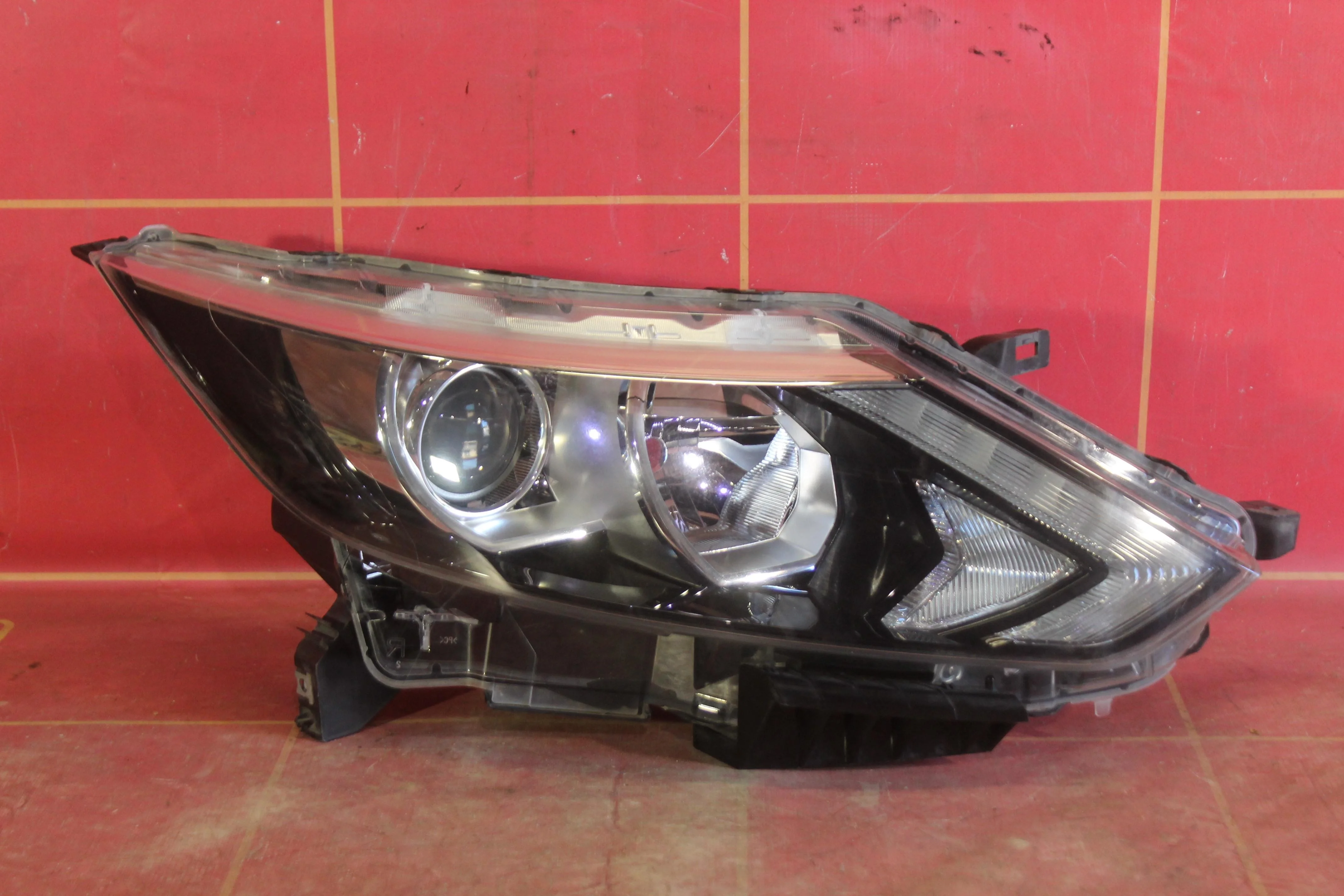 Фара правая Nissan Qashqai
