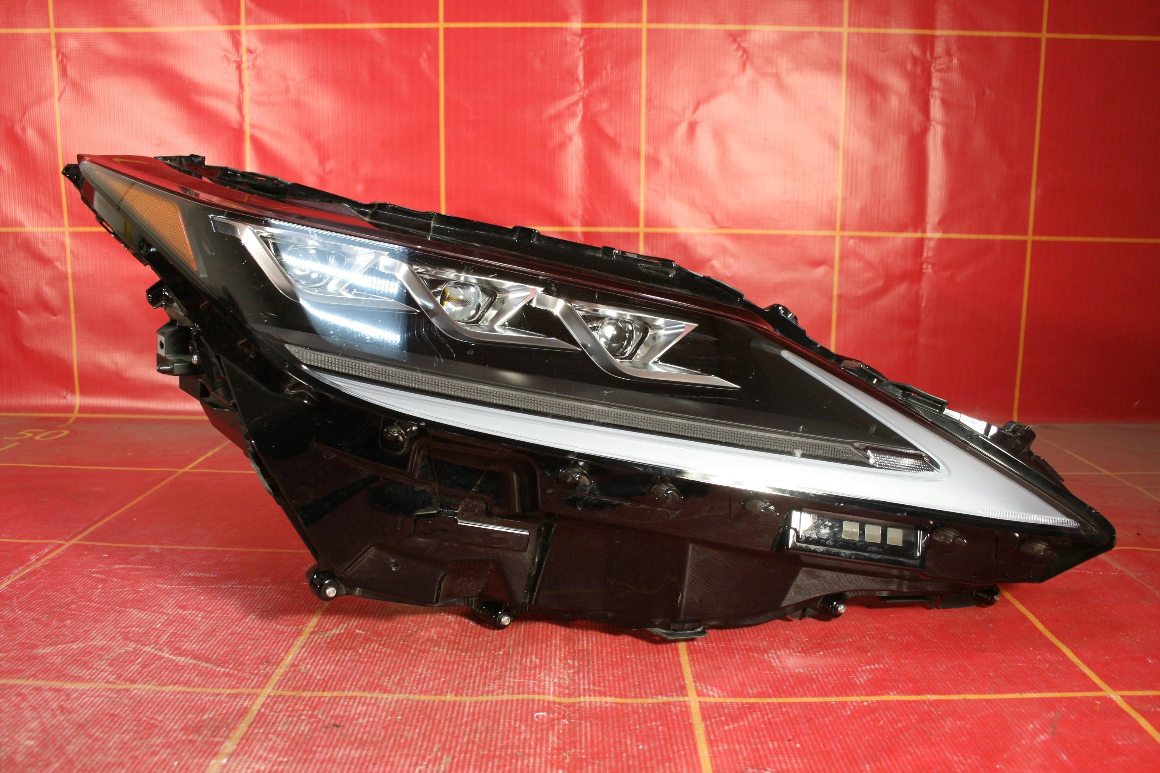 Фара правая Lexus RX200t/RX300/RX350/RX350L/RX450h/RX450hL/RX200t/RX300/RX450h/RX450hL