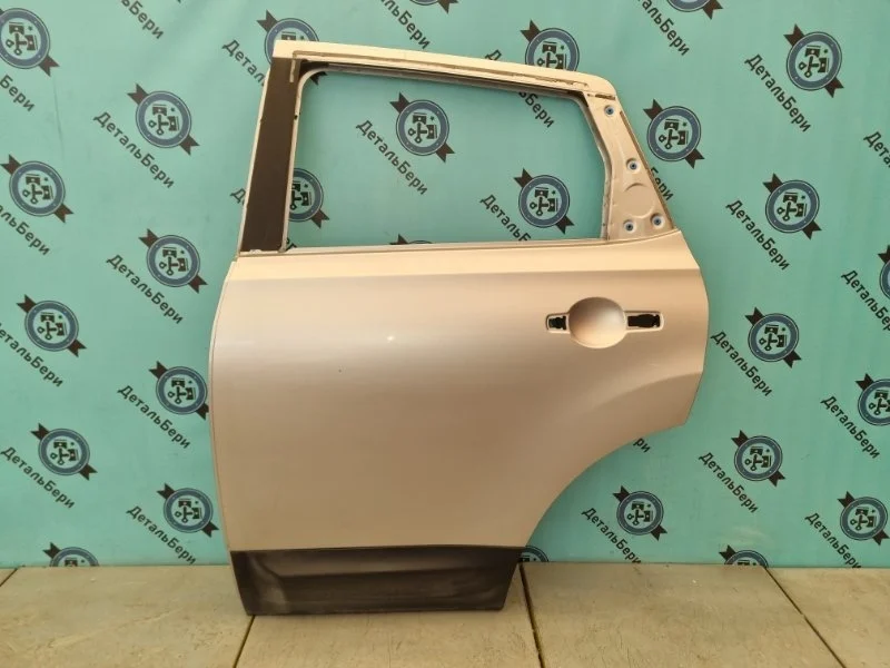 Дверь задняя левая Nissan Qashqai
