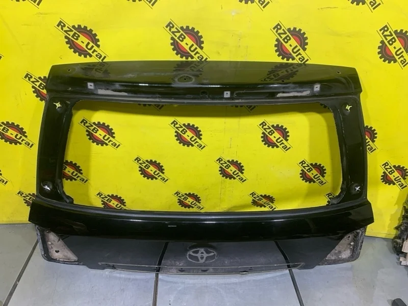 Крышка багажника Toyota Land Cruiser