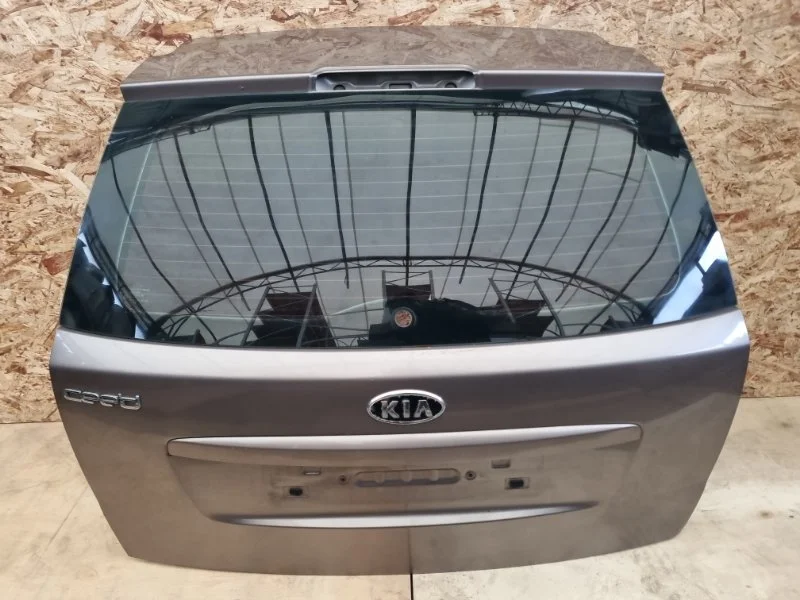 Крышка багажника Kia Ceed