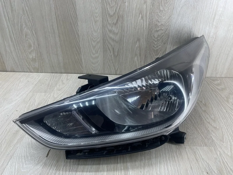 Фара левая Hyundai Solaris