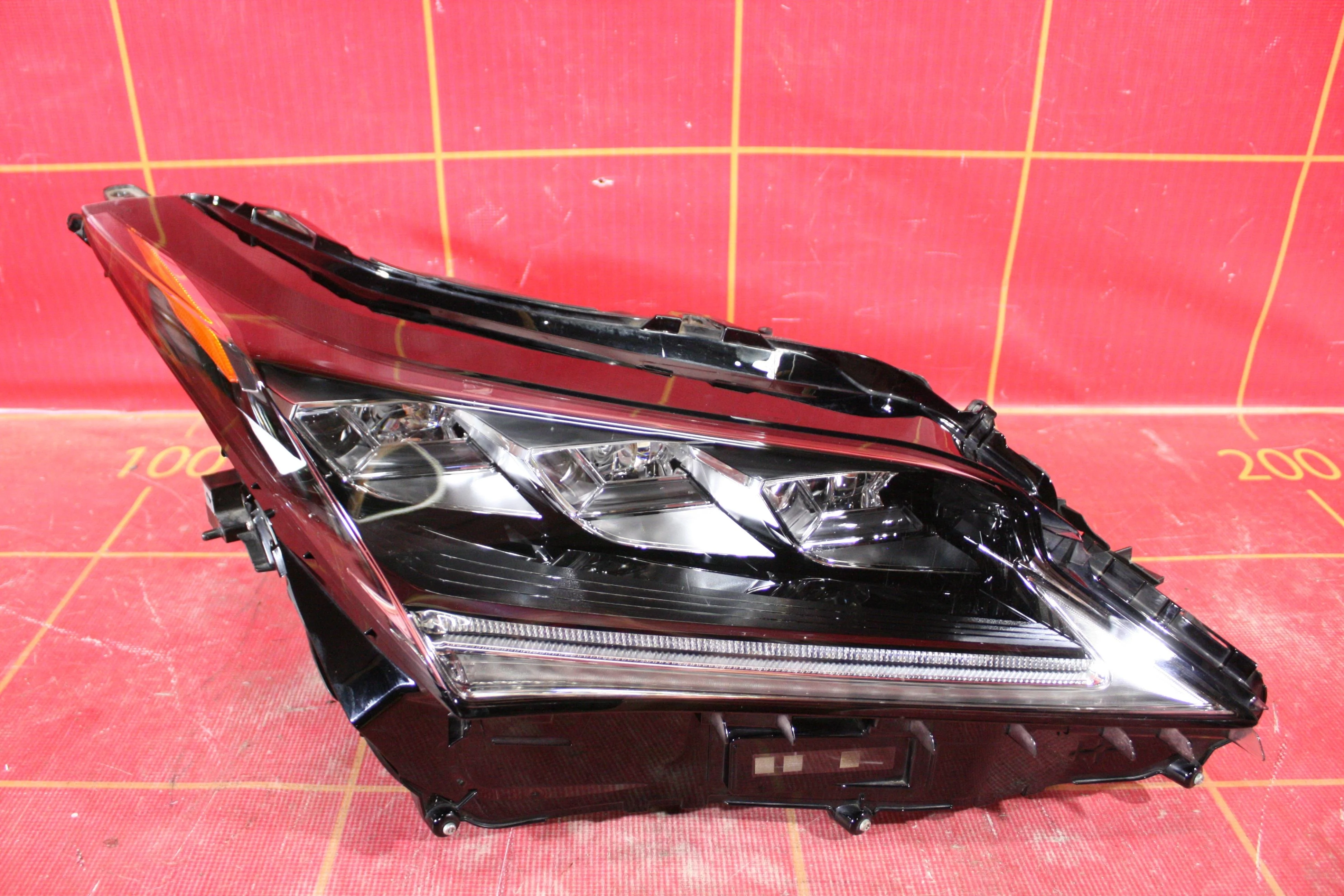 Фара правая Lexus RX200t/RX300/RX350/RX350L/RX450h/RX450hL/RX200t/RX300/RX450h/RX450hL