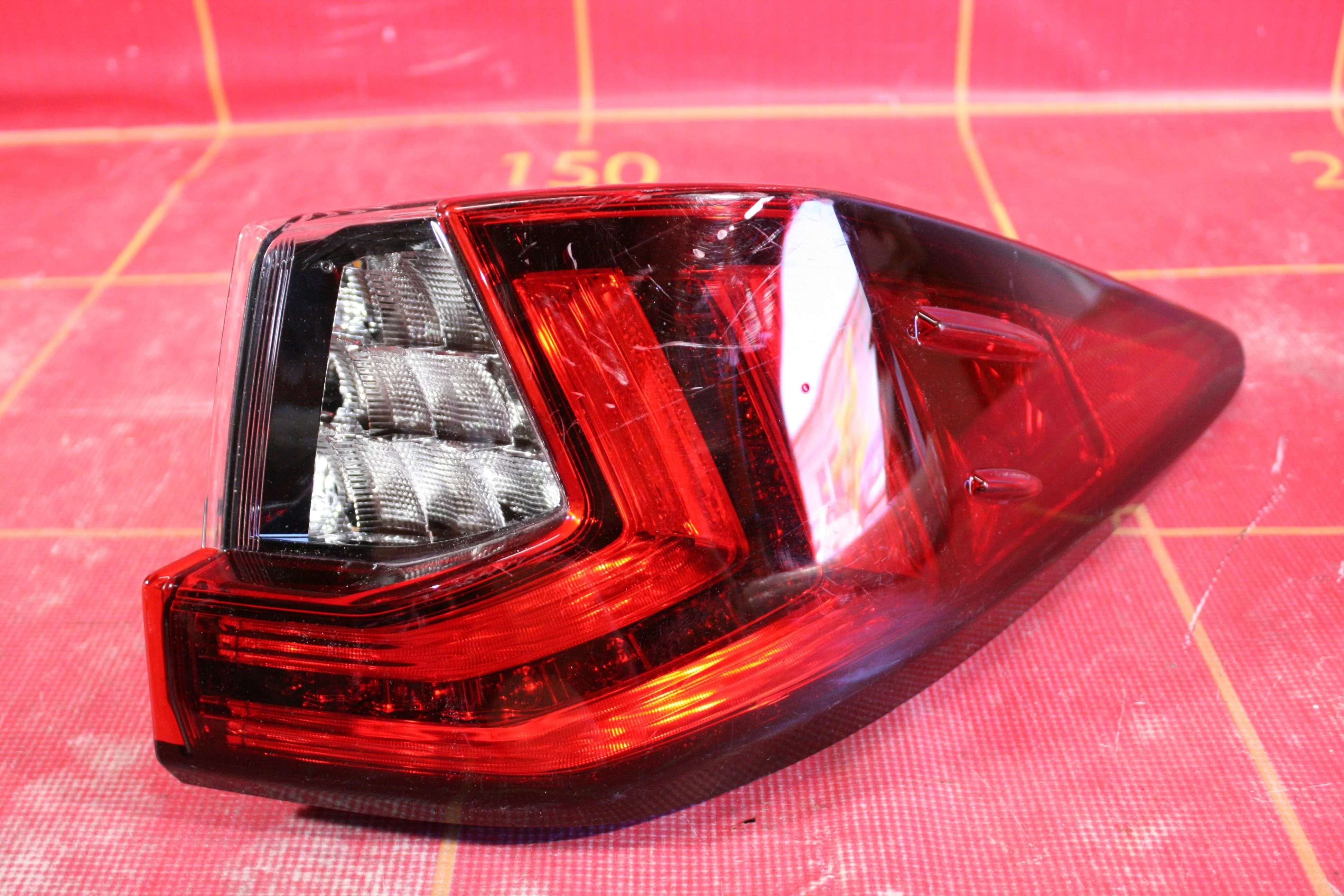 Фонарь задний правый Lexus RX200t/RX300/RX350/RX350L/RX450h/RX450hL/RX200t/RX300/RX450h/RX450hL