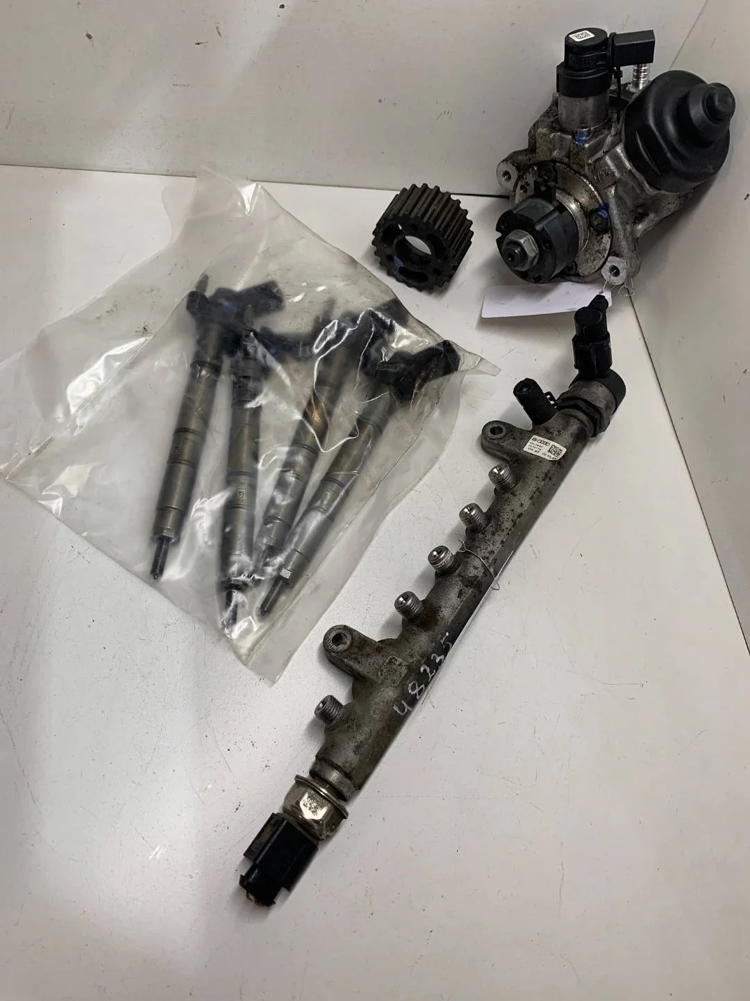 Насос топливный (ТНВД) Audi/Skoda/Volkswagen A4/RS4/S4/Superb/Caddy/Touran/Golf/Passat/Tiguan/A6 allroad quattro