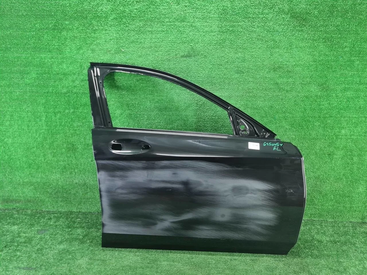 Дверь передняя правая Mercedes-Benz C-Class
