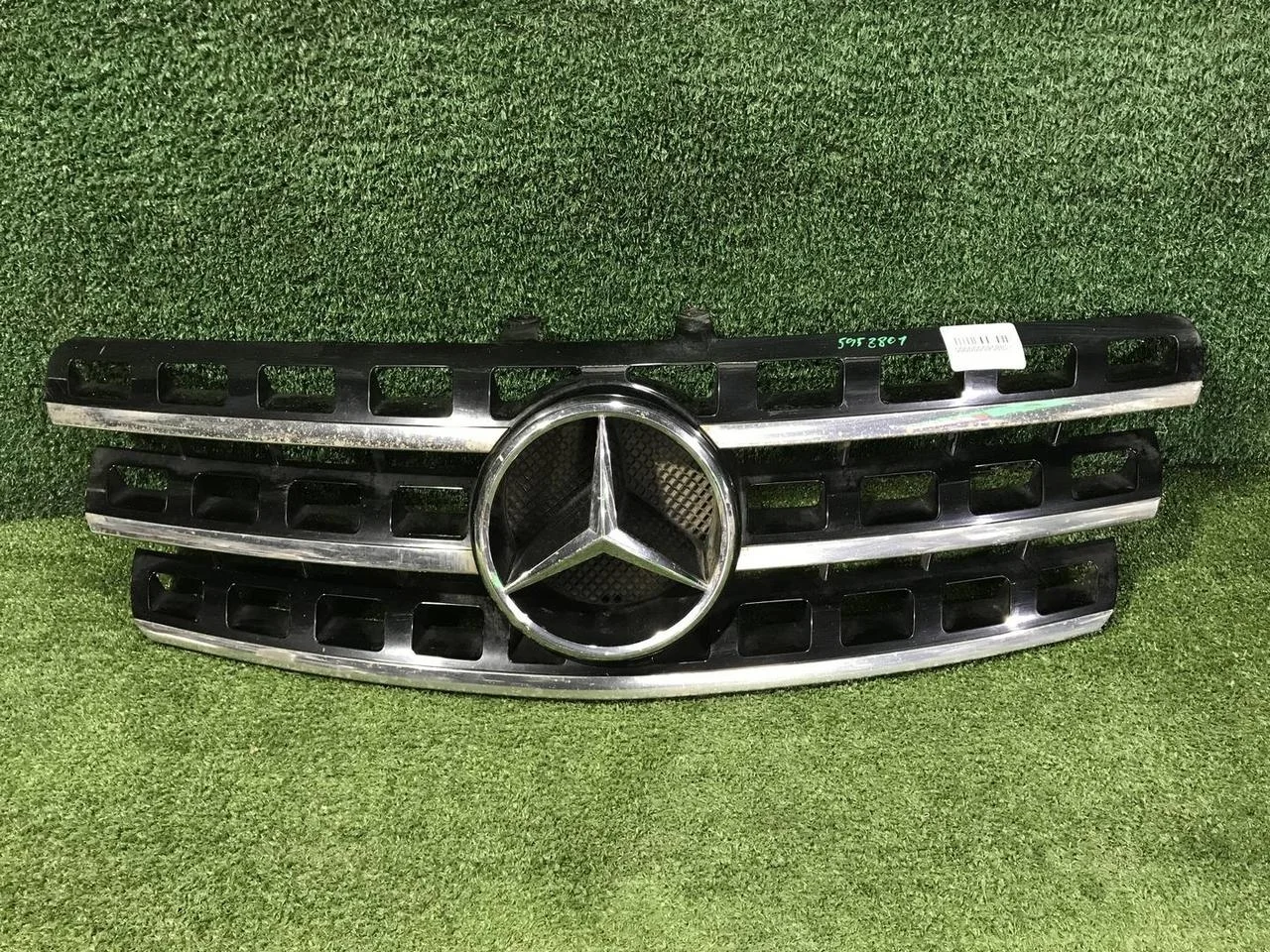 Решетка радиатора Mercedes-Benz M-Class