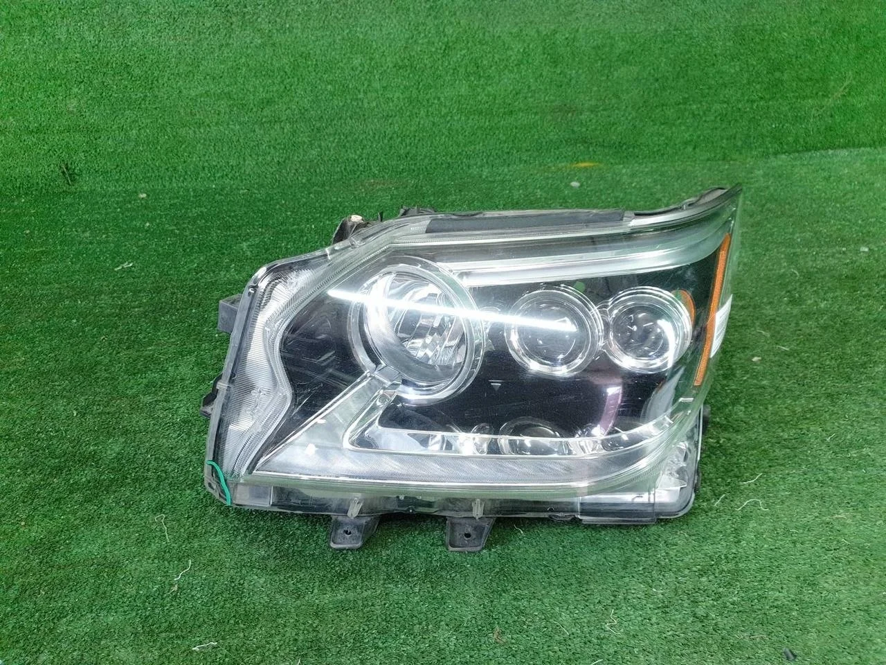 Фара левая Lexus GX460