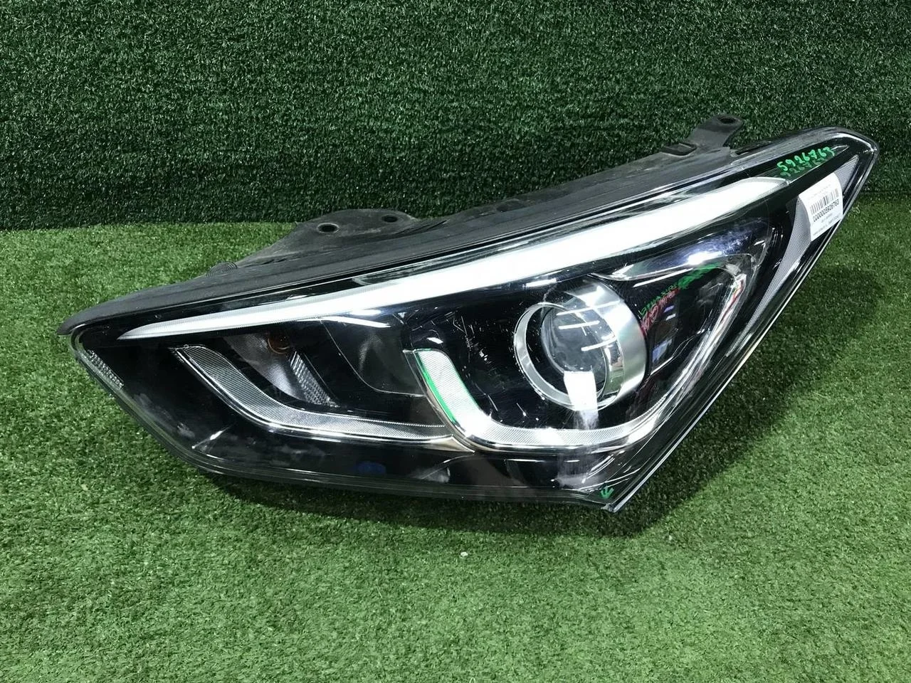 Фара левая Hyundai Santa Fe