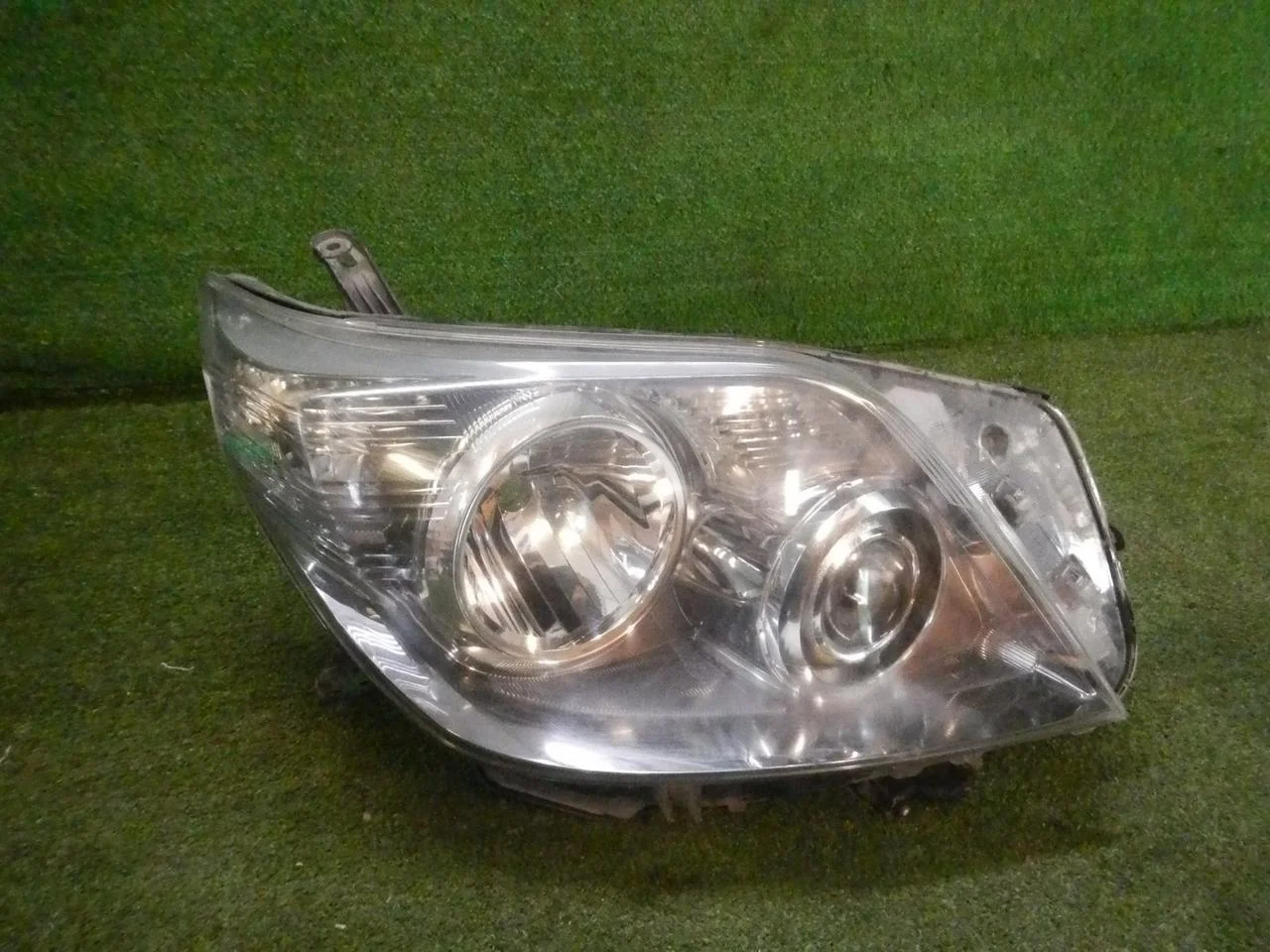 Фара правая Toyota Land Cruiser Prado