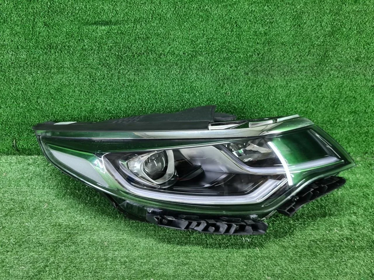 Фара правая Kia Optima