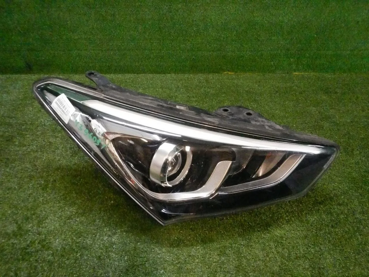 Фара правая Hyundai Santa Fe