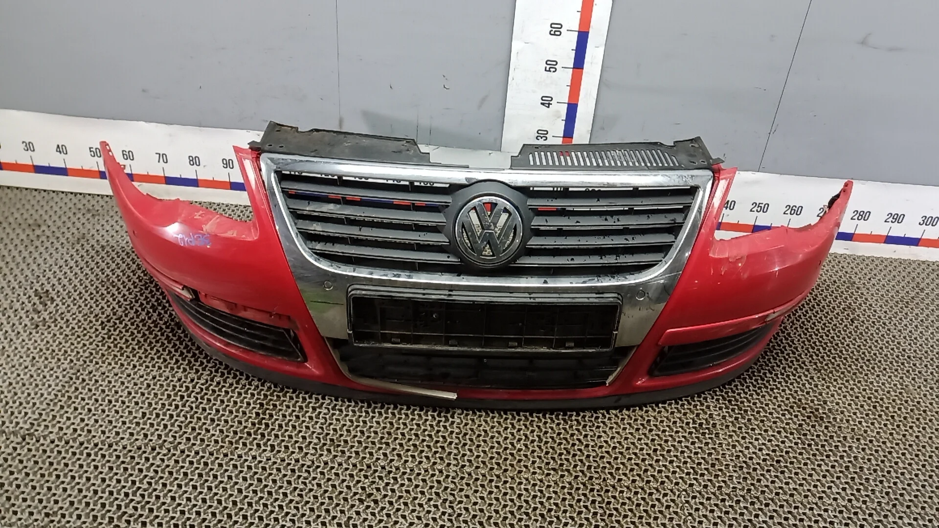 Бампер передний Volkswagen Passat
