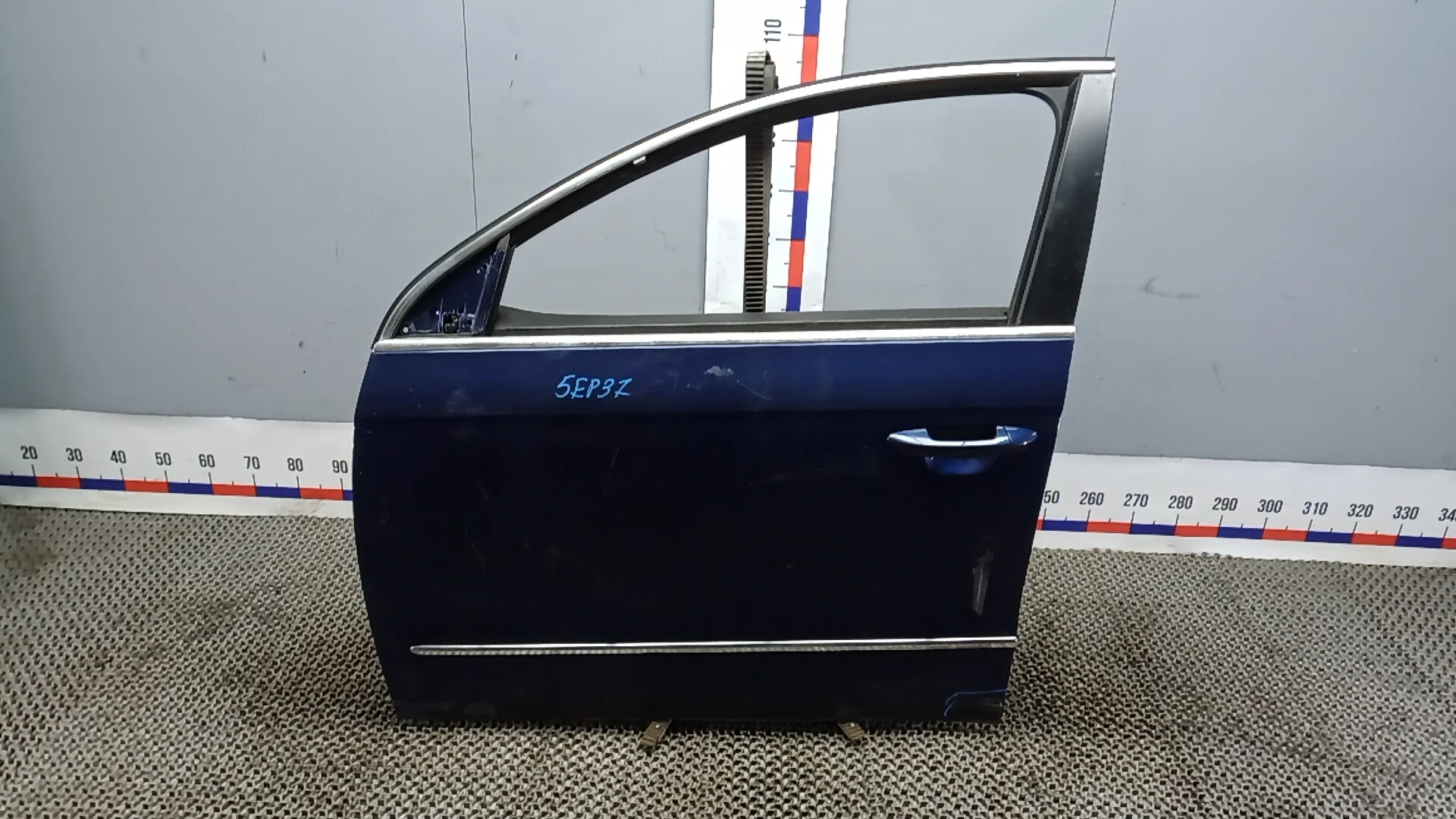 Дверь передняя левая Volkswagen Passat