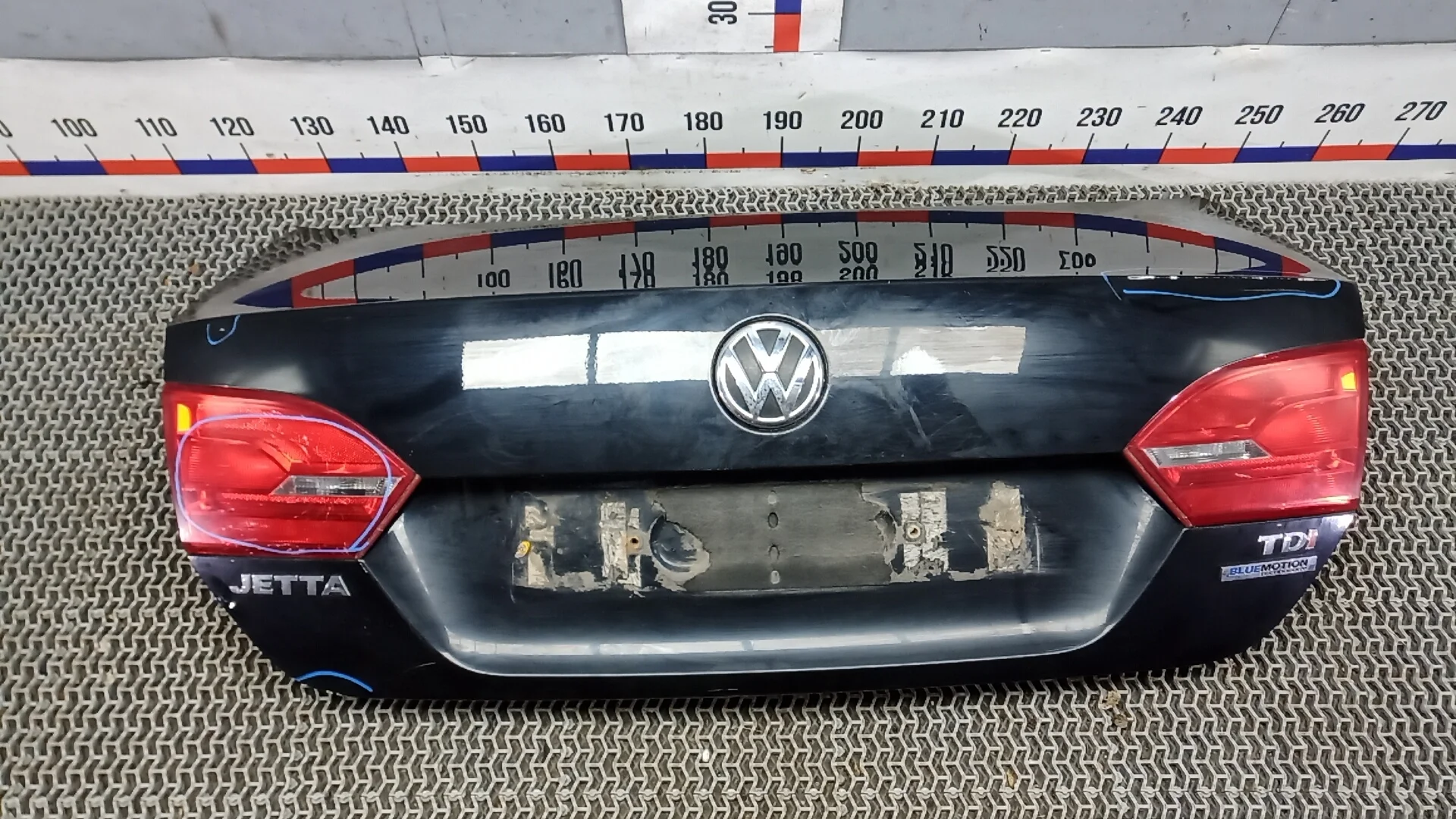 Крышка багажника Volkswagen Jetta
