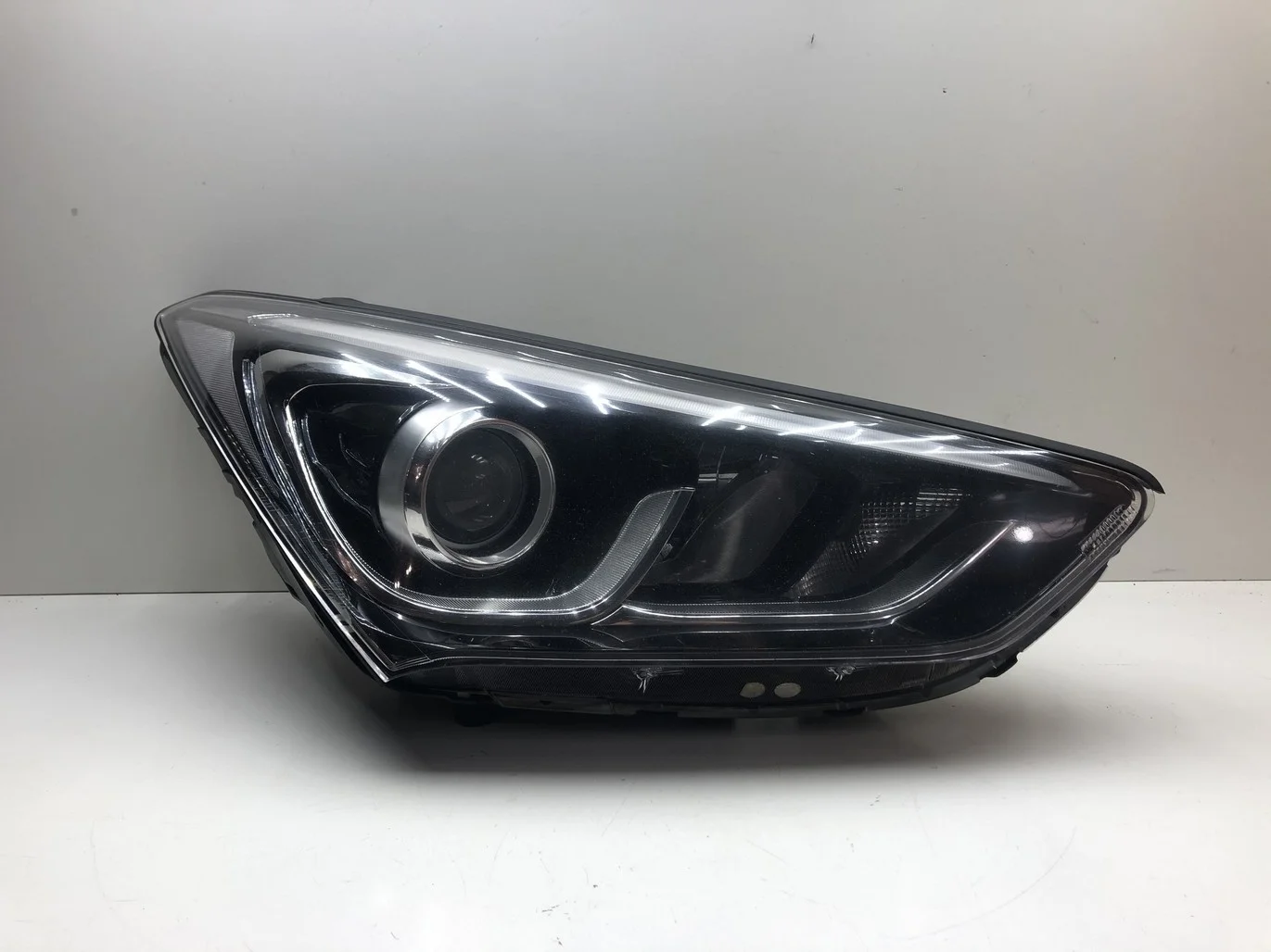 Фара правая Hyundai Santa Fe