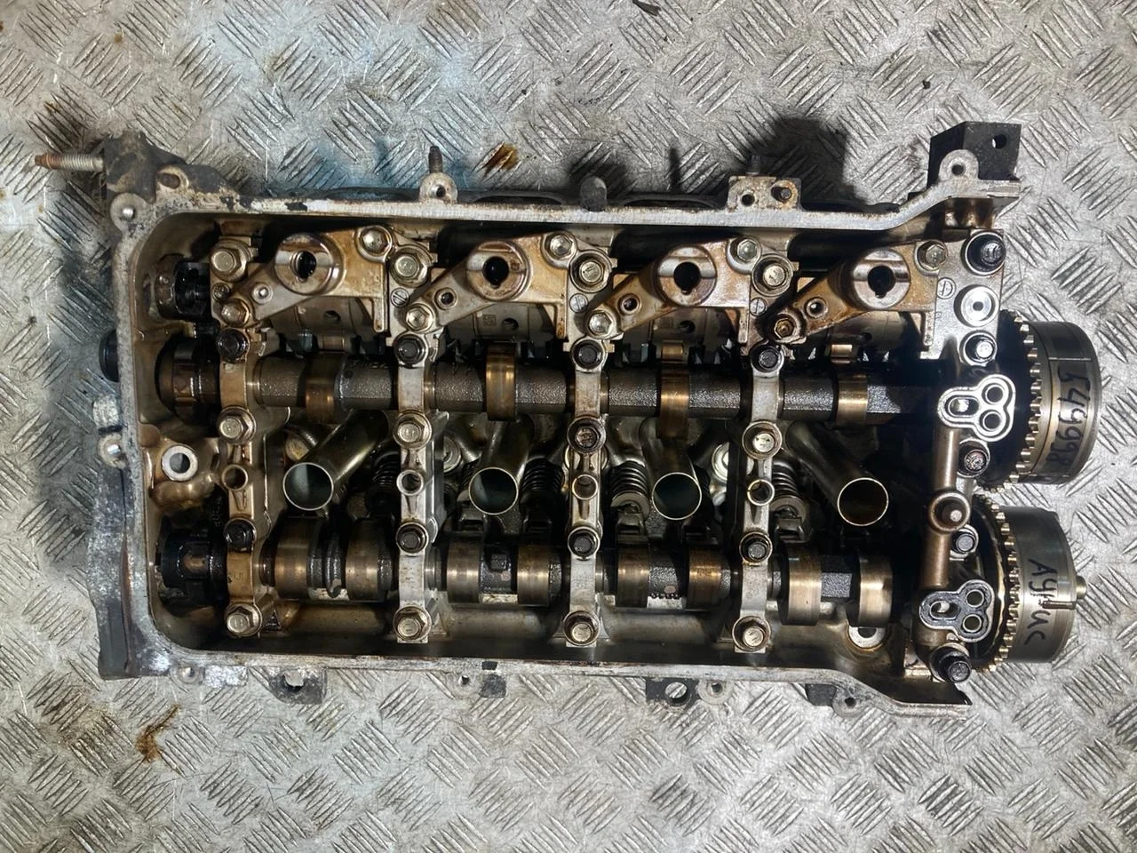 Головка блока цилиндров Toyota Auris