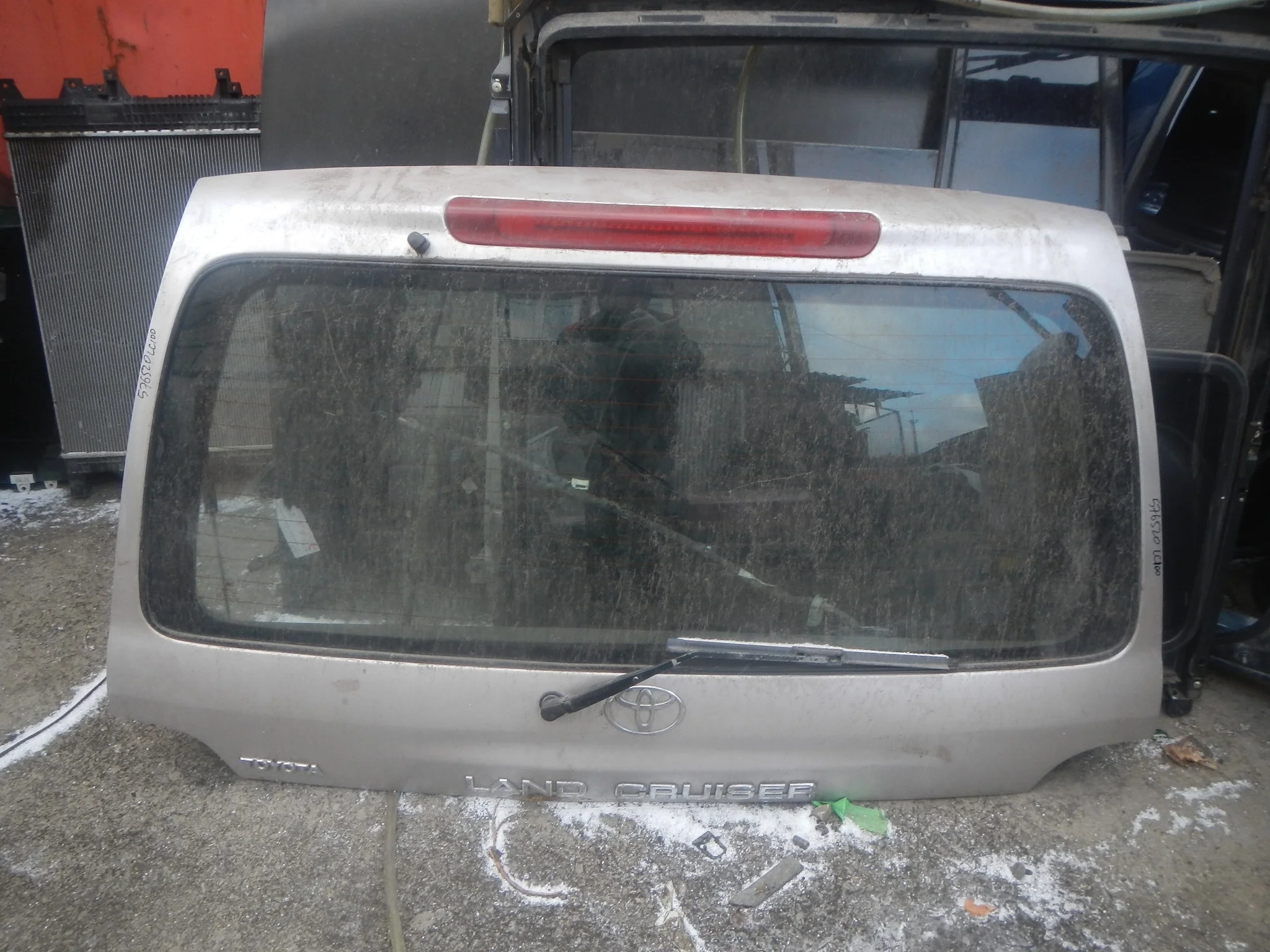Дверь багажника Toyota Land Cruiser