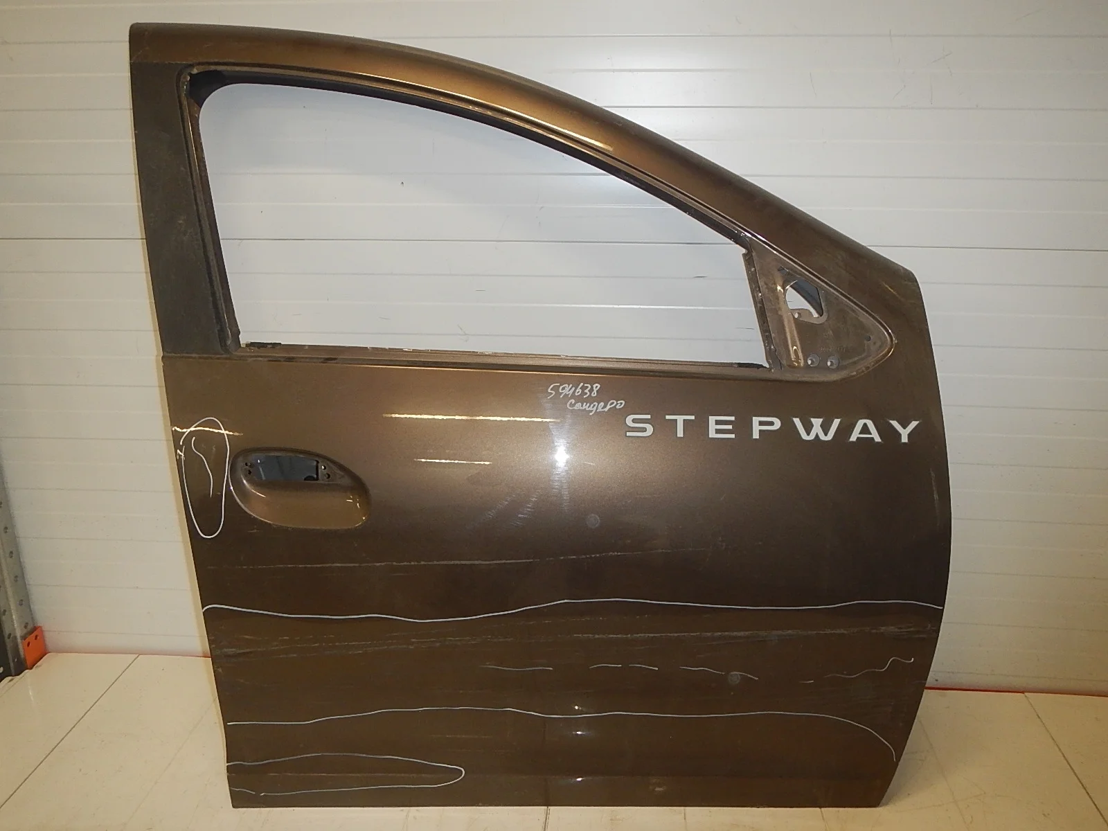 Дверь передняя правая Renault Sandero/Sandero Stepway