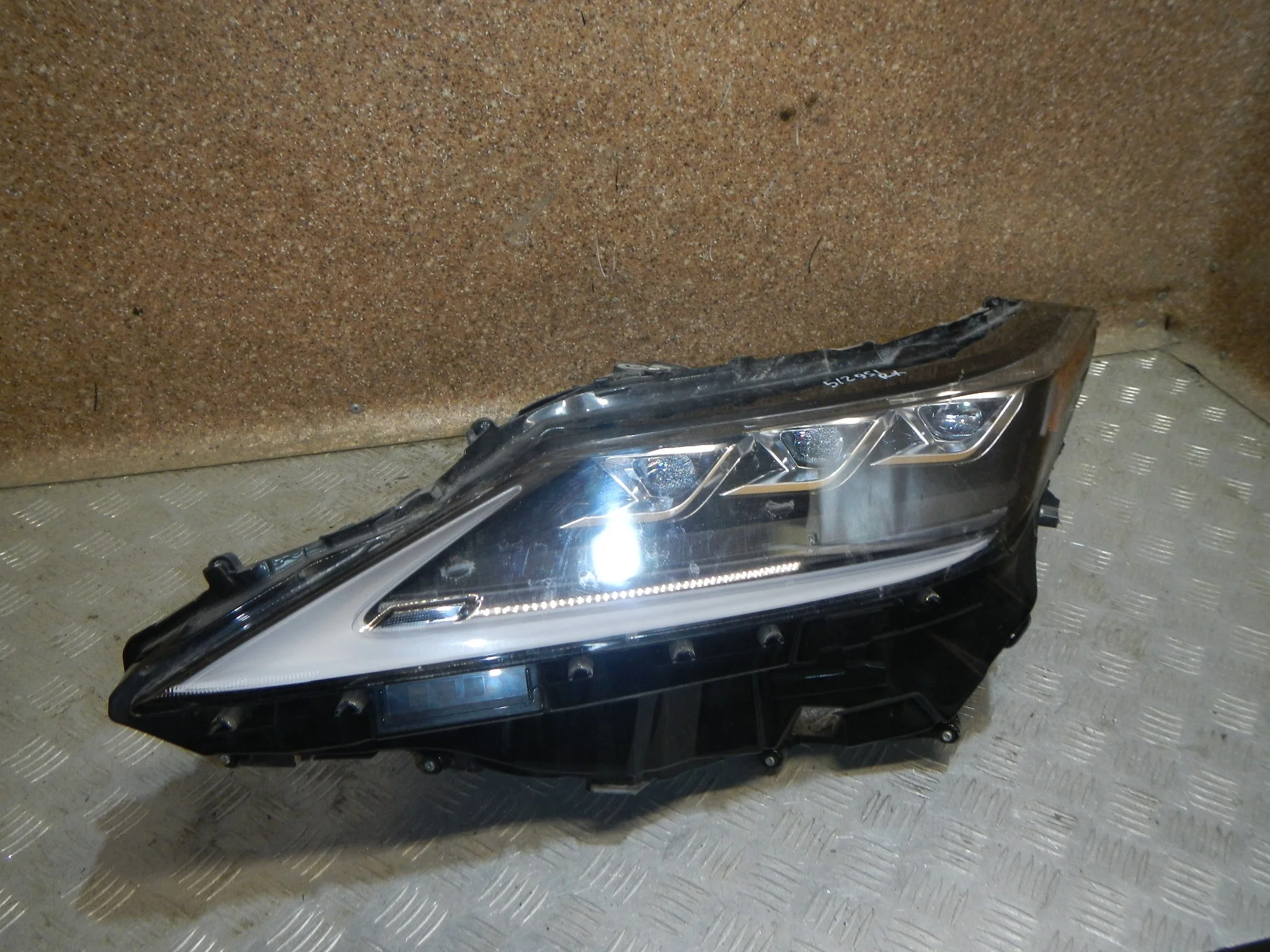 Фара левая Lexus RX200t/RX300/RX350/RX350L/RX450h/RX450hL