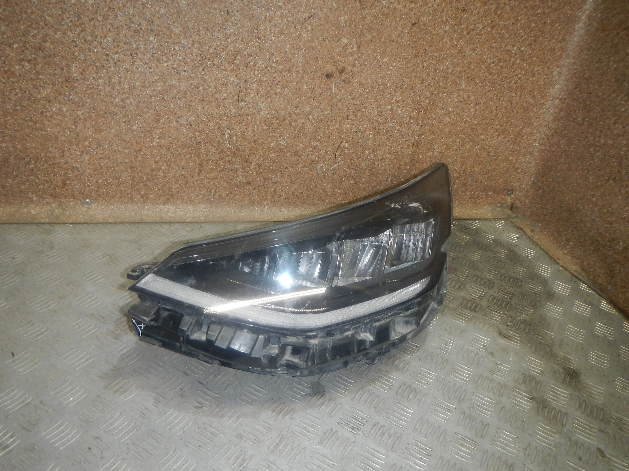 Фара левая Hyundai Sonata