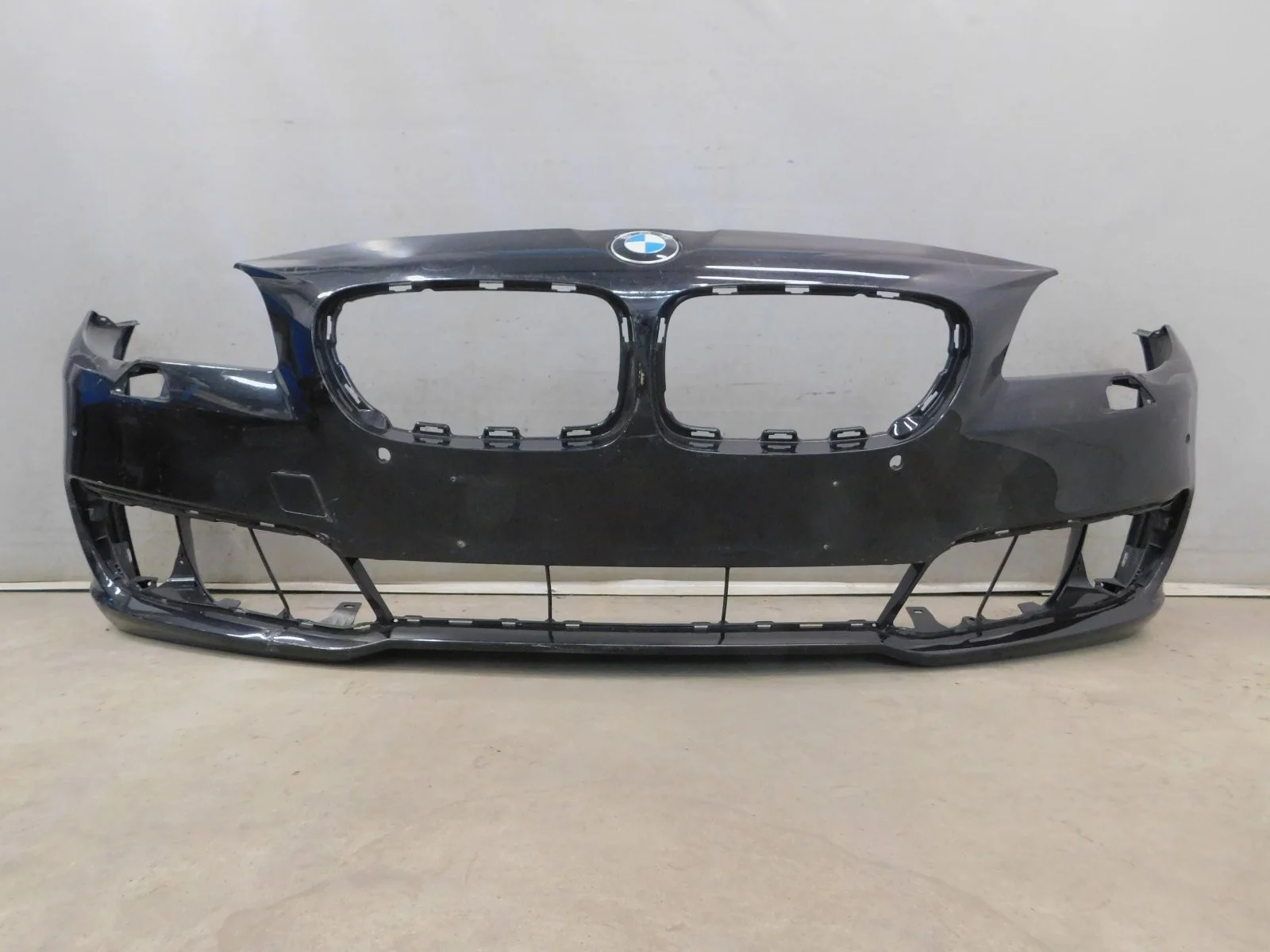 Бампер передний BMW 5-Series