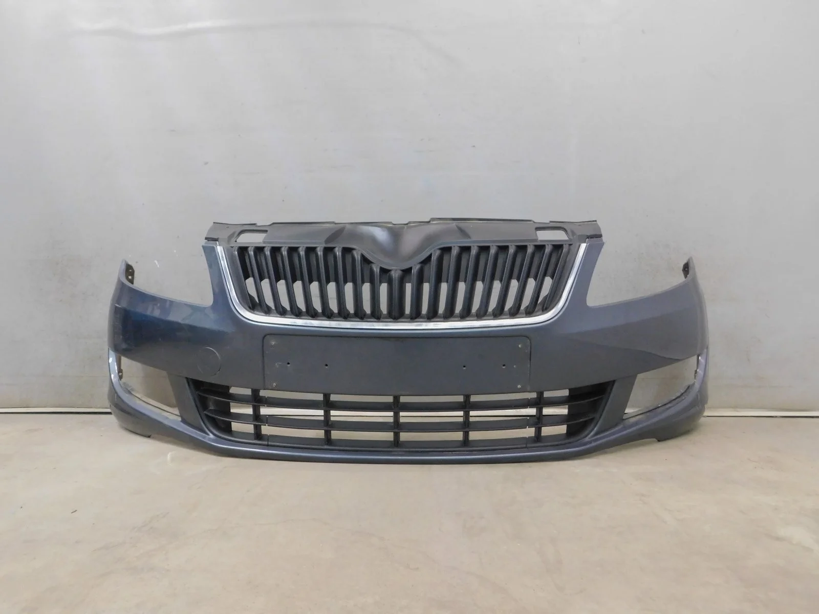 Бампер передний Skoda Fabia