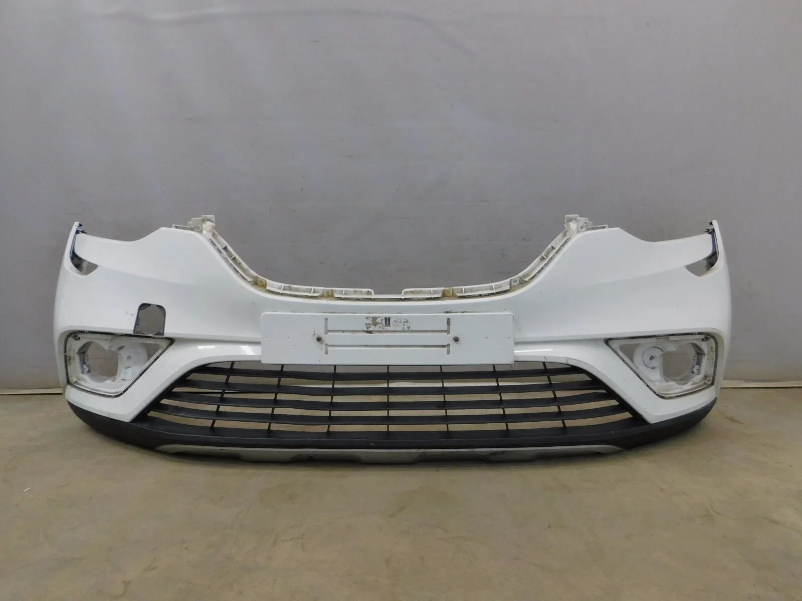 Бампер передний Renault Arkana