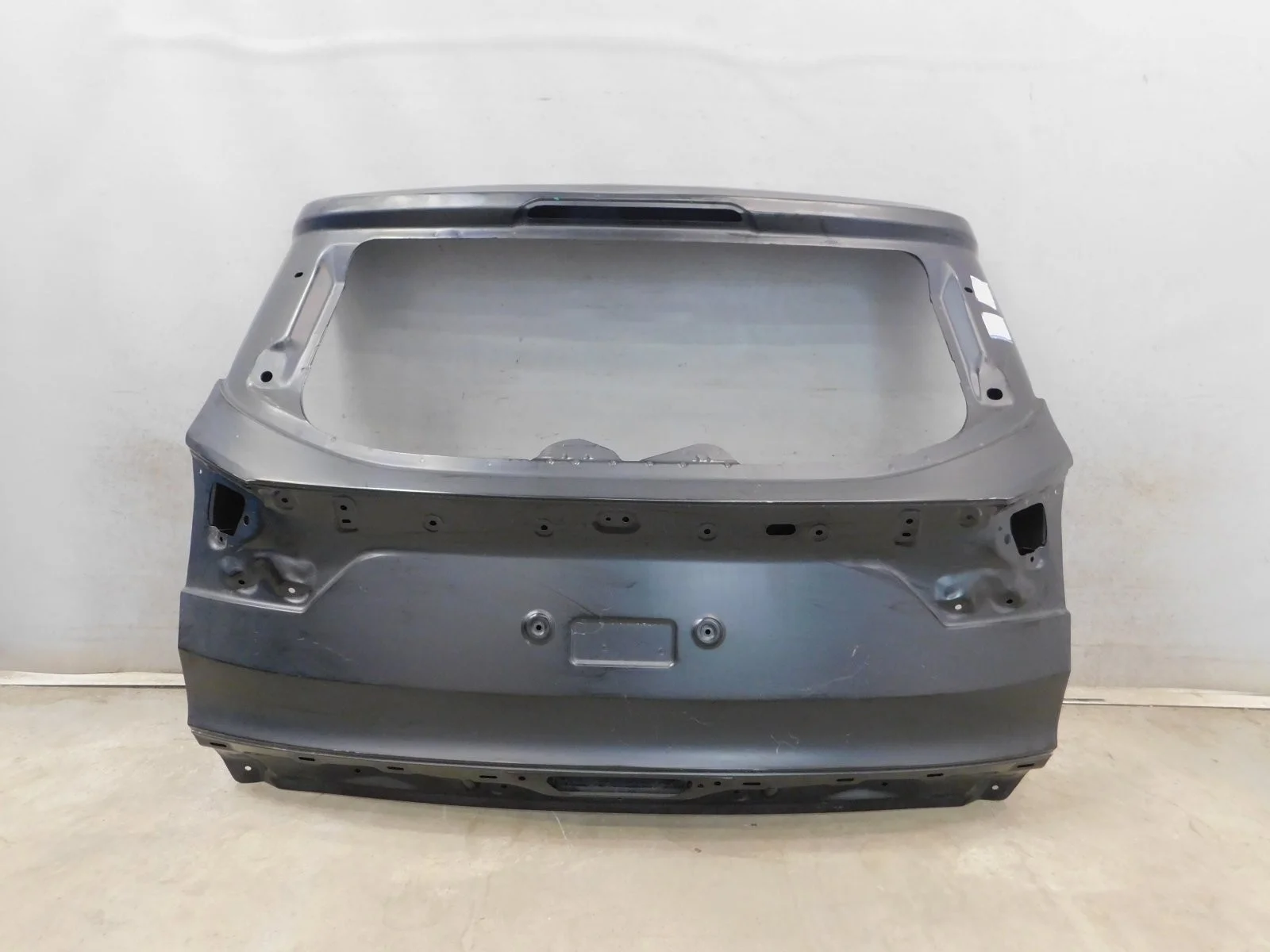 Дверь багажника Ford Kuga
