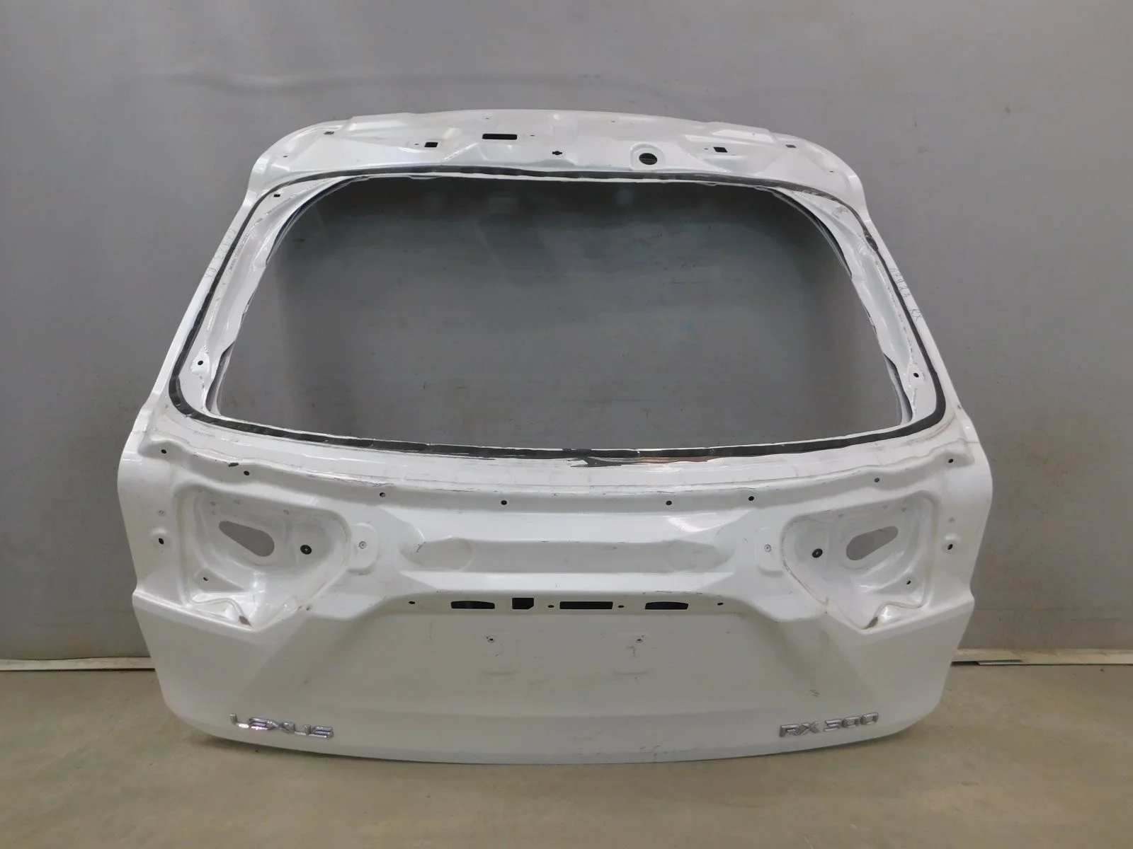 Дверь багажника Lexus RX200t/RX300/RX350/RX350L/RX450h/RX450hL