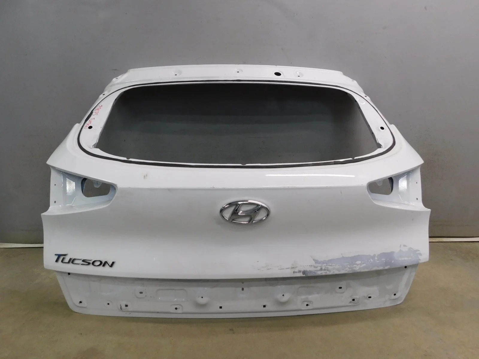 Дверь багажника Hyundai Tucson