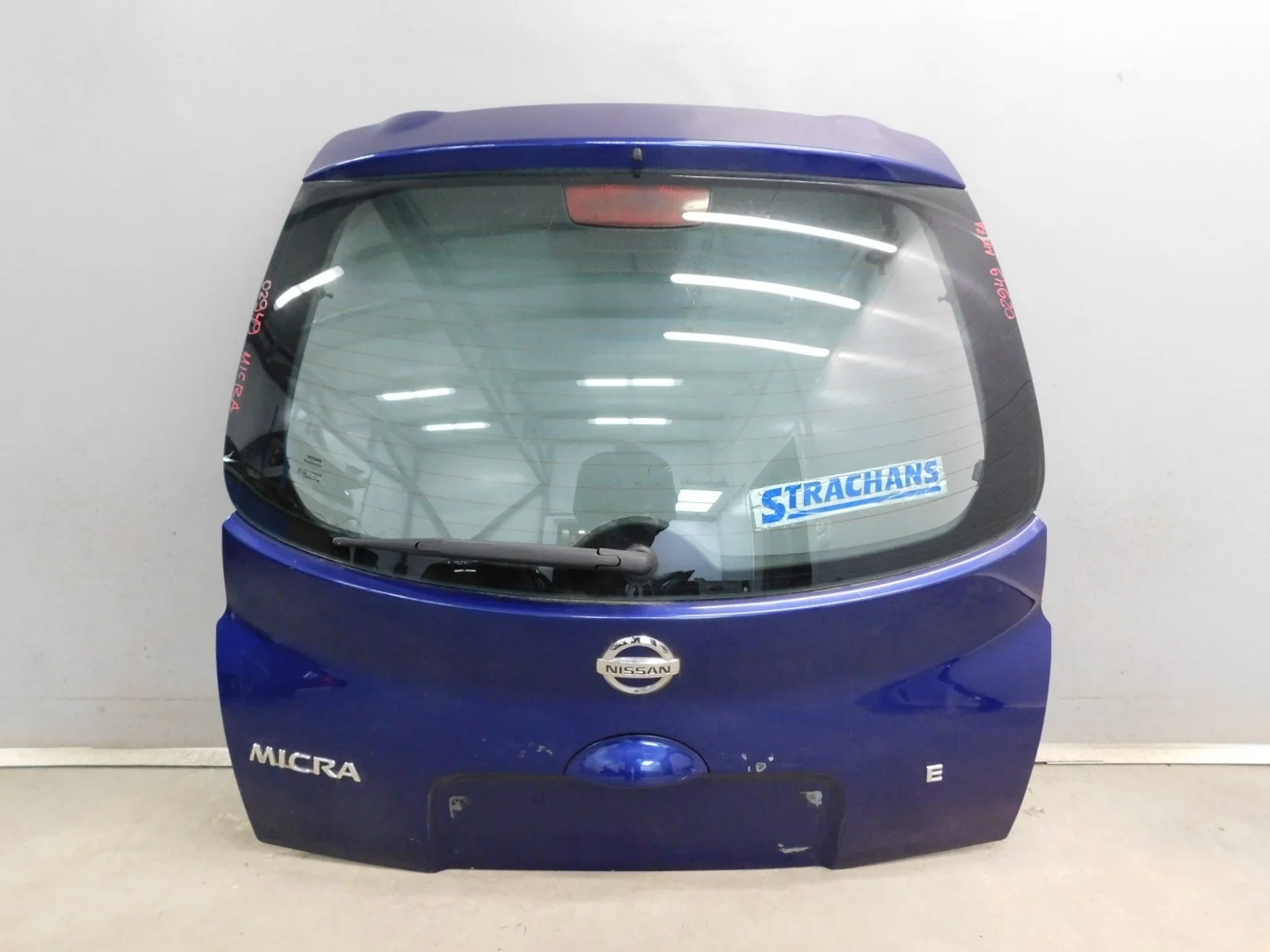 Дверь багажника Nissan Micra