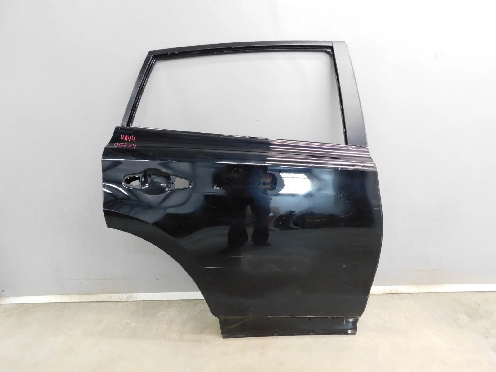 Дверь задняя правая Toyota RAV4