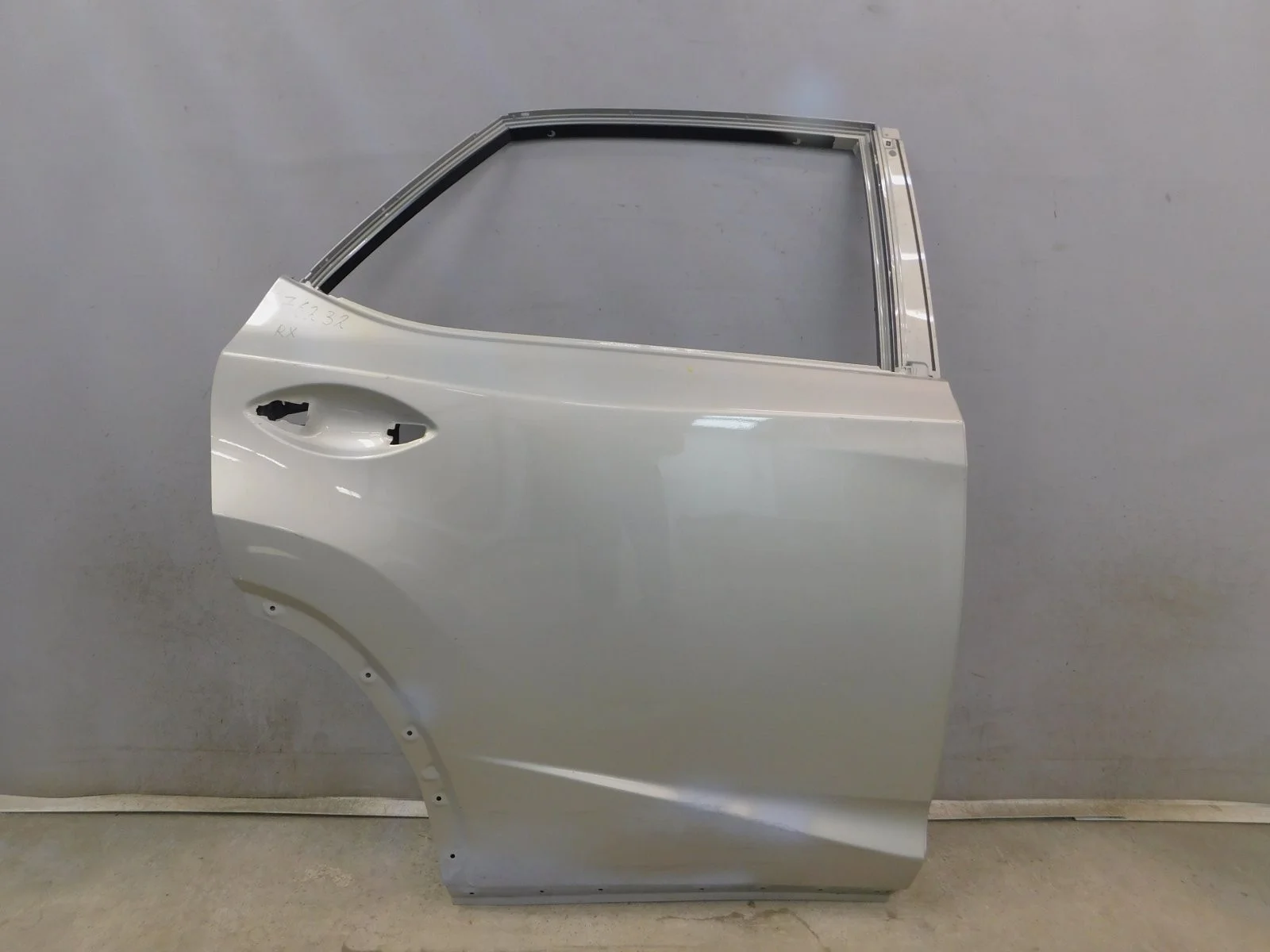 Дверь задняя правая Lexus RX200t/RX300/RX350/RX350L/RX450h/RX450hL