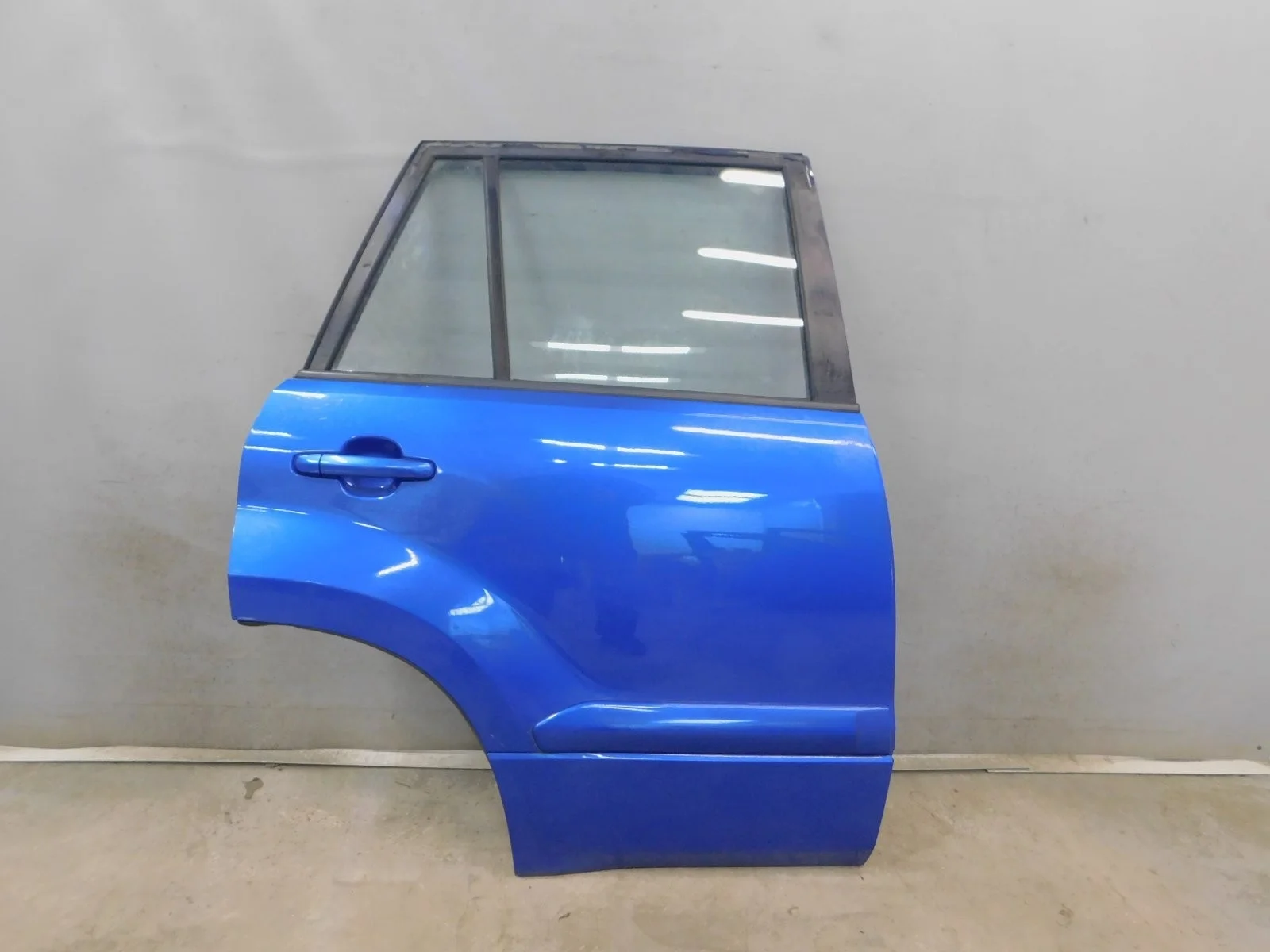 Дверь задняя правая Suzuki Grand Vitara