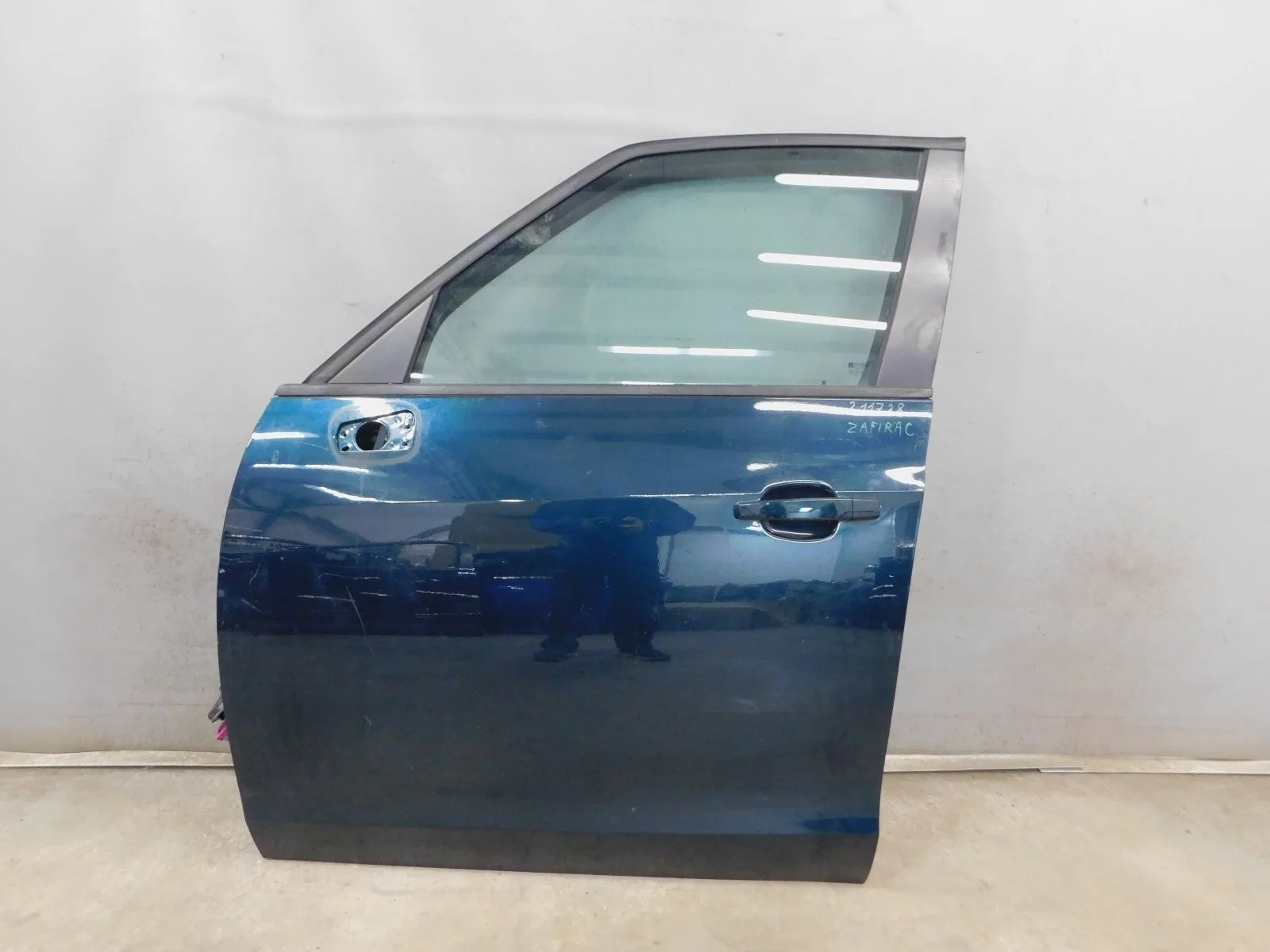 Дверь передняя левая Opel Zafira C