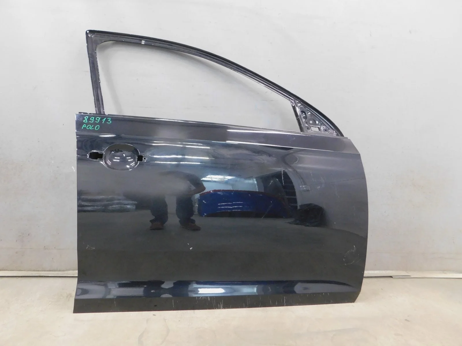 Дверь передняя правая Volkswagen Polo