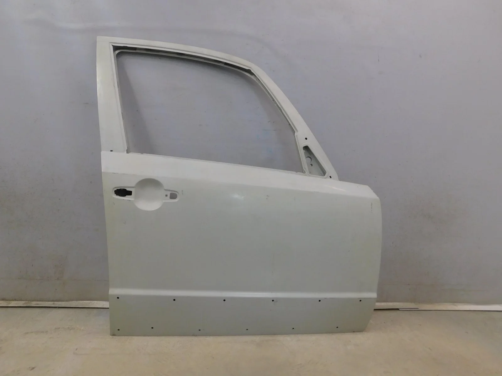 Дверь передняя правая Suzuki SX4