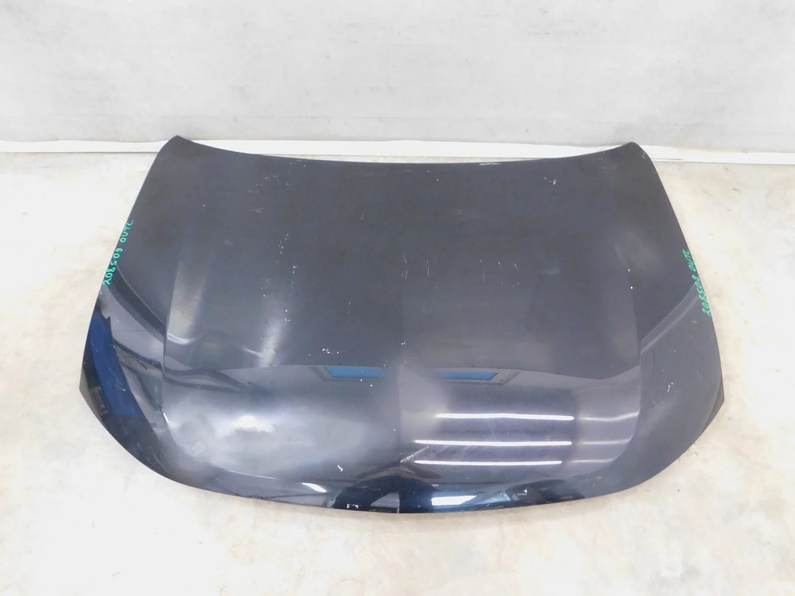 Капот Mitsubishi Outlander