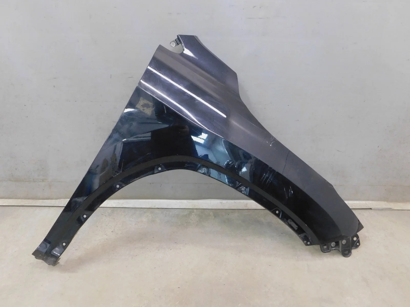 Крыло переднее правое Lexus RX200t/RX300/RX350/RX350L/RX450h/RX450hL