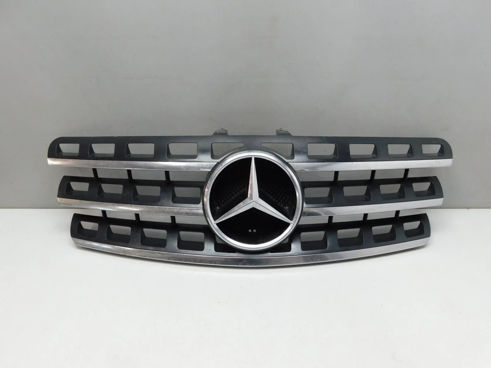 Решетка радиатора Mercedes-Benz M-Class