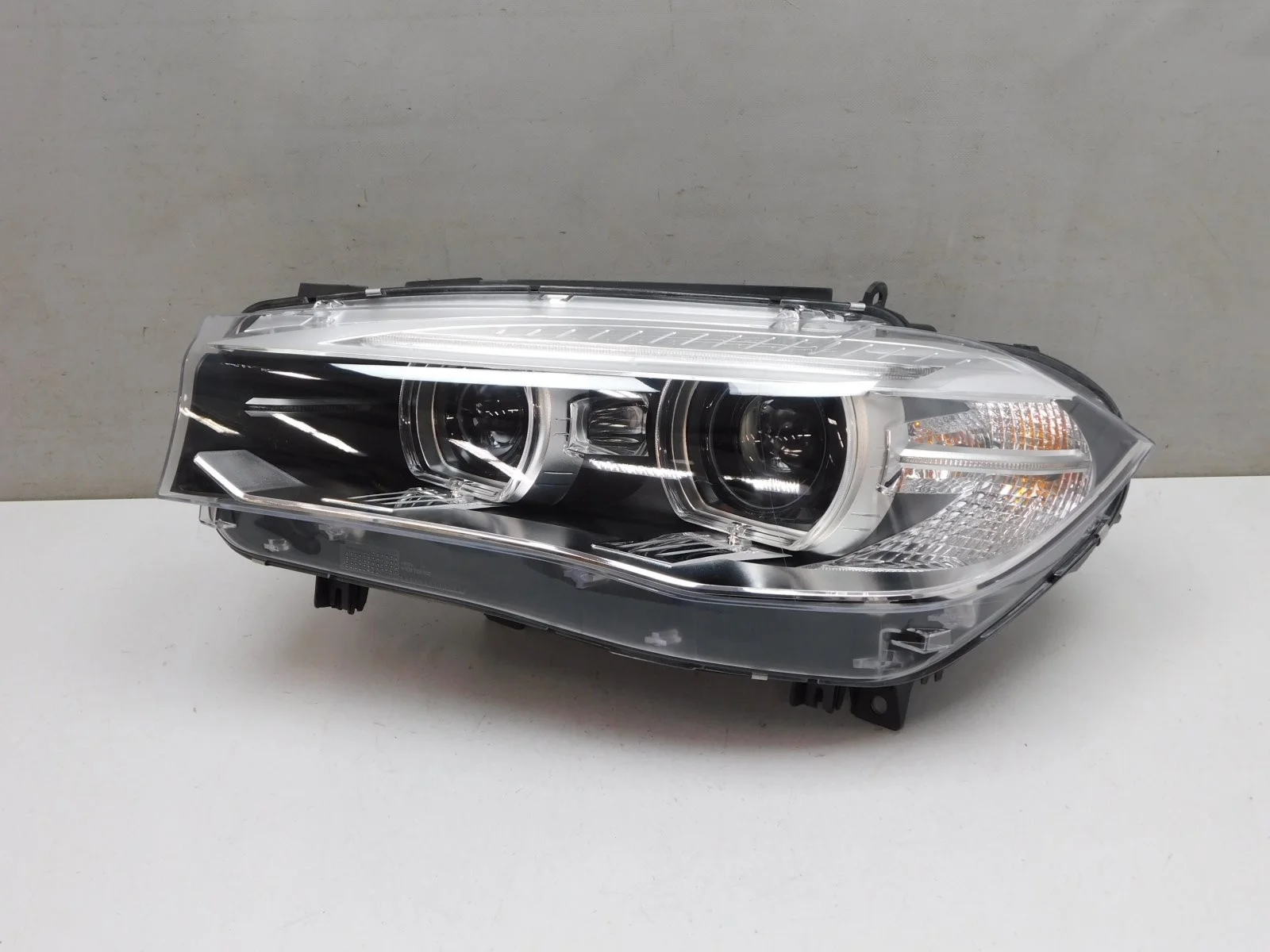 Фара левая BMW X5