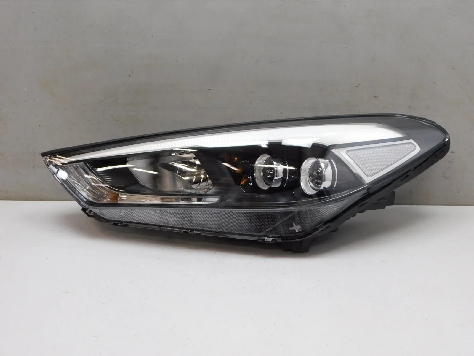 Фара левая Hyundai Tucson